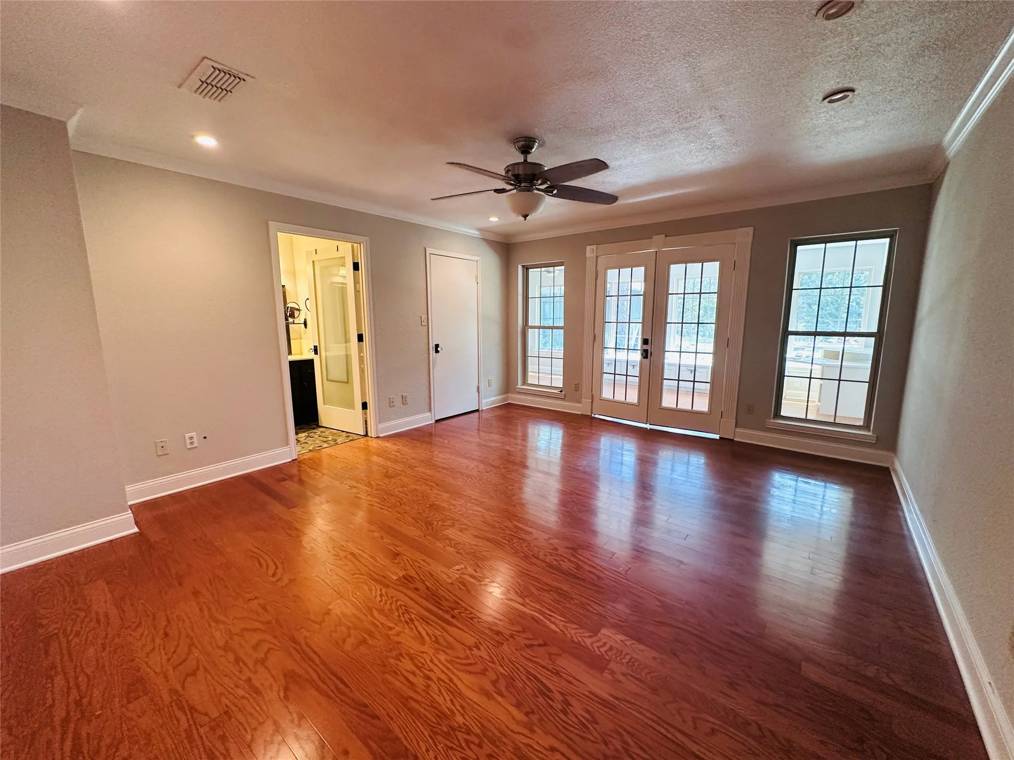 Single Family Residence For Sale in Henderson County , 4179 Pedernales E, Athens, Texas 75752, 4 Bedroom, 3 Bathroom, 3 Garage spaces, 2,984 Sqft, built in 1989, Price $599,500, mls#21365356, Real Estate Agent in Athens, Homes For Sale in Henderson county, Homes For Sale in Athens, Realtor in Athens Texas, Real Estate Brokerage Independent Realty Texas, Luminita Cordes Realtor