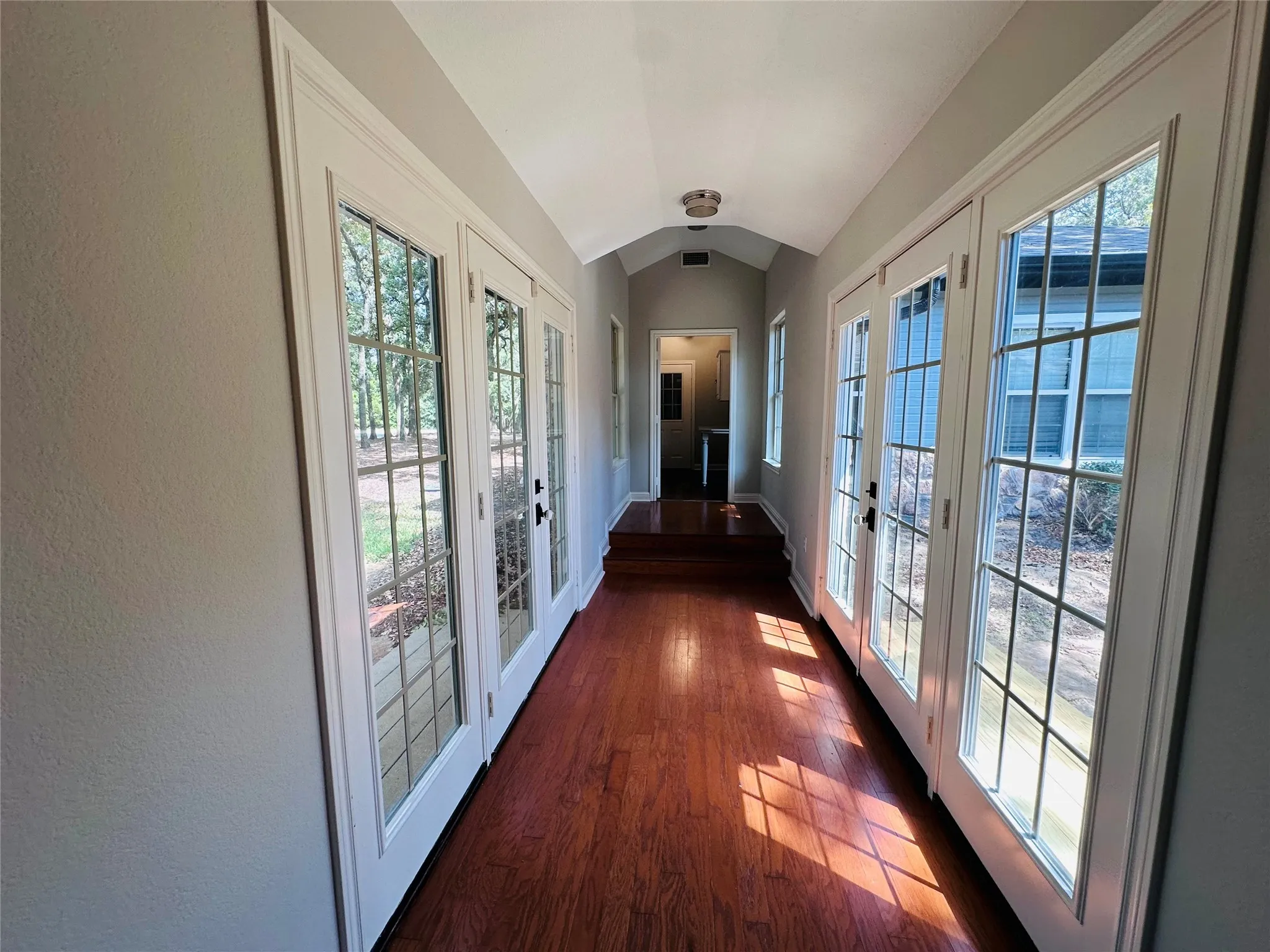 Single Family Residence For Sale in Henderson County , 4179 Pedernales E, Athens, Texas 75752, 4 Bedroom, 3 Bathroom, 3 Garage spaces, 2,984 Sqft, built in 1989, Price $599,500, mls#21365356, Real Estate Agent in Athens, Homes For Sale in Henderson county, Homes For Sale in Athens, Realtor in Athens Texas, Real Estate Brokerage Independent Realty Texas, Luminita Cordes Realtor