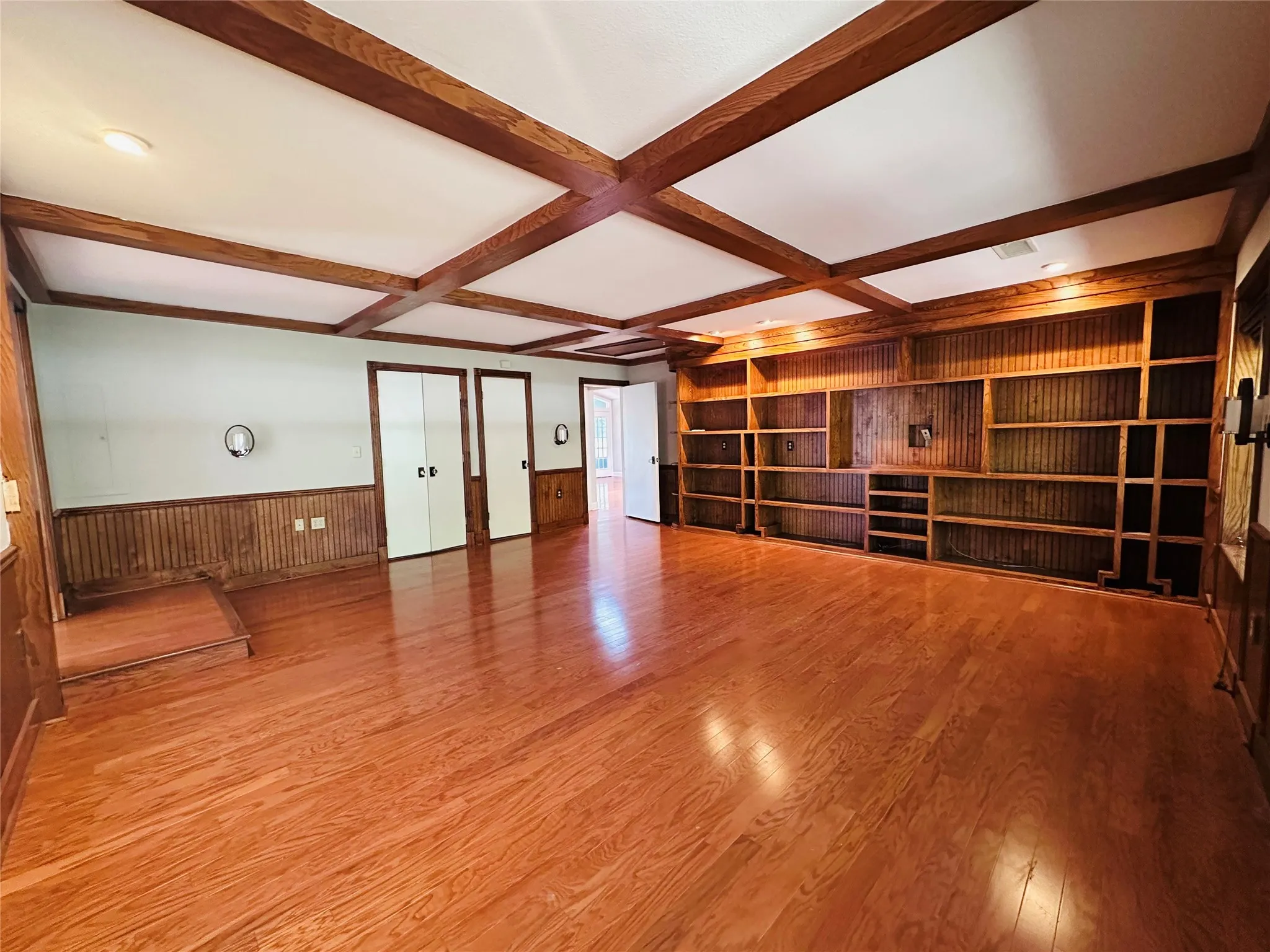 Single Family Residence For Sale in Henderson County , 4179 Pedernales E, Athens, Texas 75752, 4 Bedroom, 3 Bathroom, 3 Garage spaces, 2,984 Sqft, built in 1989, Price $599,500, mls#21365356, Real Estate Agent in Athens, Homes For Sale in Henderson county, Homes For Sale in Athens, Realtor in Athens Texas, Real Estate Brokerage Independent Realty Texas, Luminita Cordes Realtor