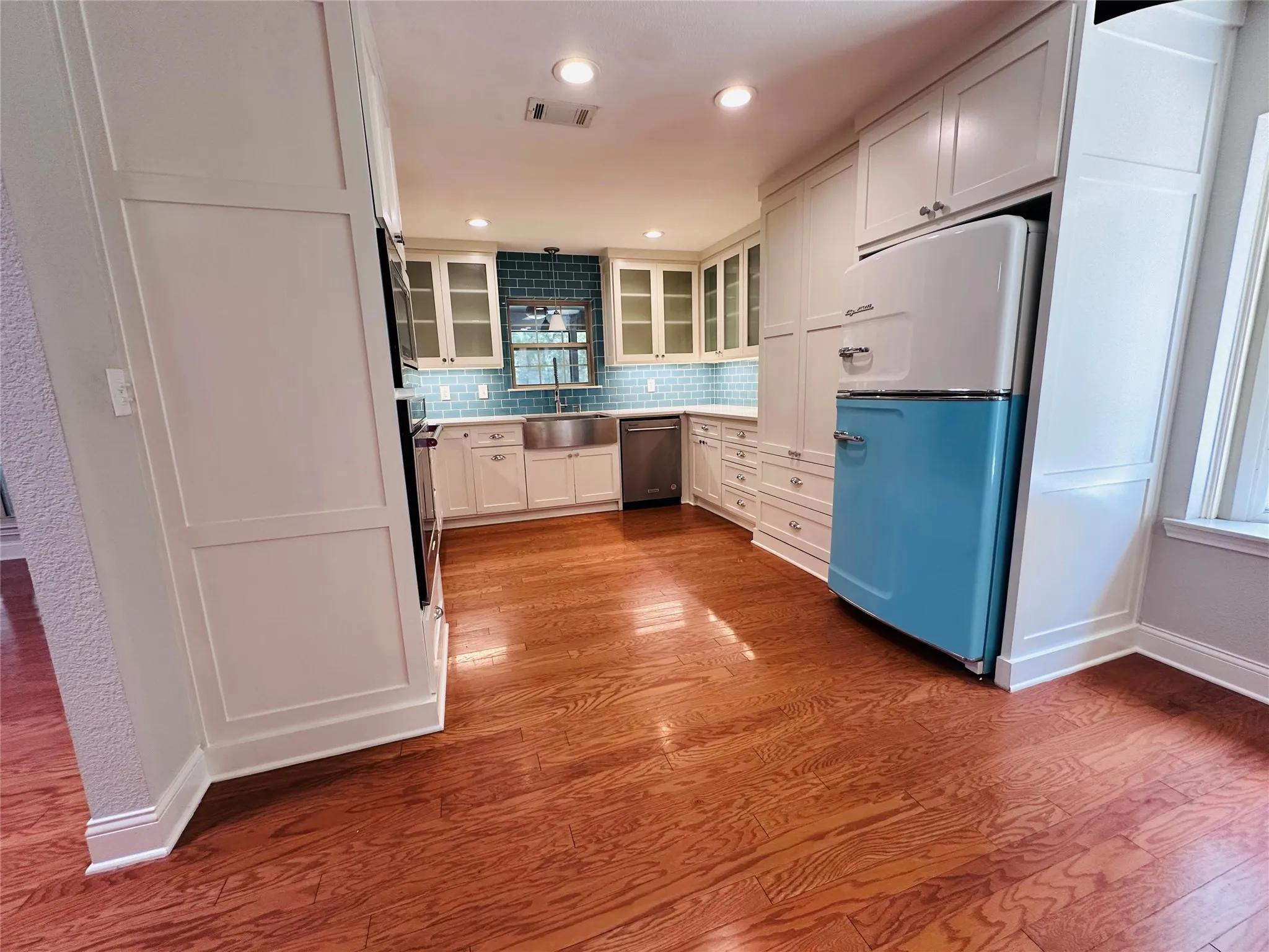 Single Family Residence For Sale in Henderson County , 4179 Pedernales E, Athens, Texas 75752, 4 Bedroom, 3 Bathroom, 3 Garage spaces, 2,984 Sqft, built in 1989, Price $599,500, mls#21365356, Real Estate Agent in Athens, Homes For Sale in Henderson county, Homes For Sale in Athens, Realtor in Athens Texas, Real Estate Brokerage Independent Realty Texas, Luminita Cordes Realtor