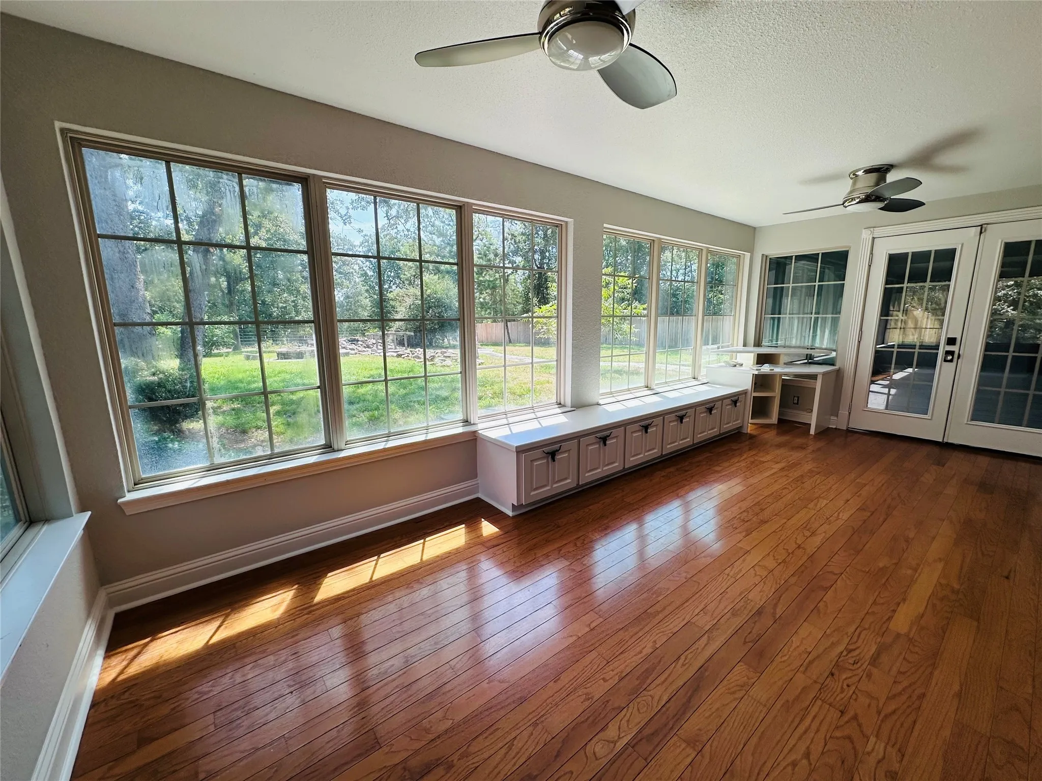 Single Family Residence For Sale in Henderson County , 4179 Pedernales E, Athens, Texas 75752, 4 Bedroom, 3 Bathroom, 3 Garage spaces, 2,984 Sqft, built in 1989, Price $599,500, mls#21365356, Real Estate Agent in Athens, Homes For Sale in Henderson county, Homes For Sale in Athens, Realtor in Athens Texas, Real Estate Brokerage Independent Realty Texas, Luminita Cordes Realtor