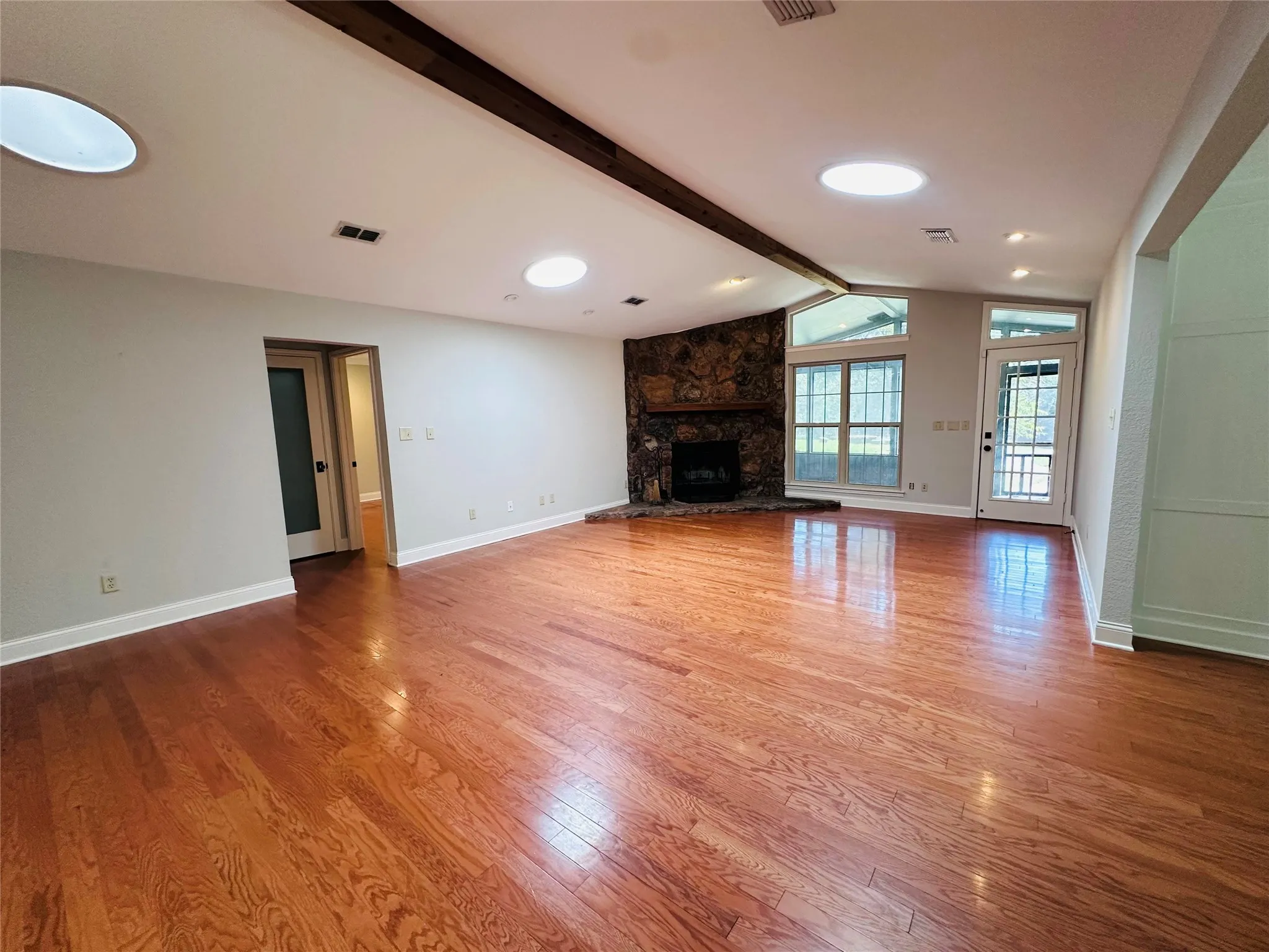 Single Family Residence For Sale in Henderson County , 4179 Pedernales E, Athens, Texas 75752, 4 Bedroom, 3 Bathroom, 3 Garage spaces, 2,984 Sqft, built in 1989, Price $599,500, mls#21365356, Real Estate Agent in Athens, Homes For Sale in Henderson county, Homes For Sale in Athens, Realtor in Athens Texas, Real Estate Brokerage Independent Realty Texas, Luminita Cordes Realtor
