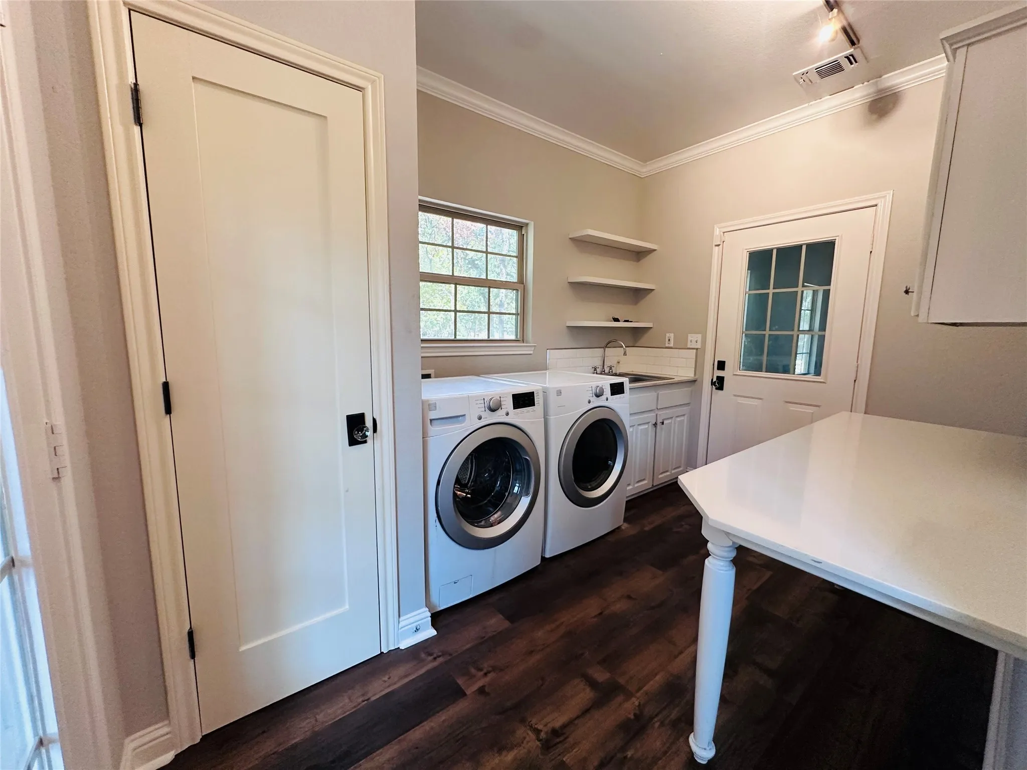 Single Family Residence For Sale in Henderson County , 4179 Pedernales E, Athens, Texas 75752, 4 Bedroom, 3 Bathroom, 3 Garage spaces, 2,984 Sqft, built in 1989, Price $599,500, mls#21365356, Real Estate Agent in Athens, Homes For Sale in Henderson county, Homes For Sale in Athens, Realtor in Athens Texas, Real Estate Brokerage Independent Realty Texas, Luminita Cordes Realtor