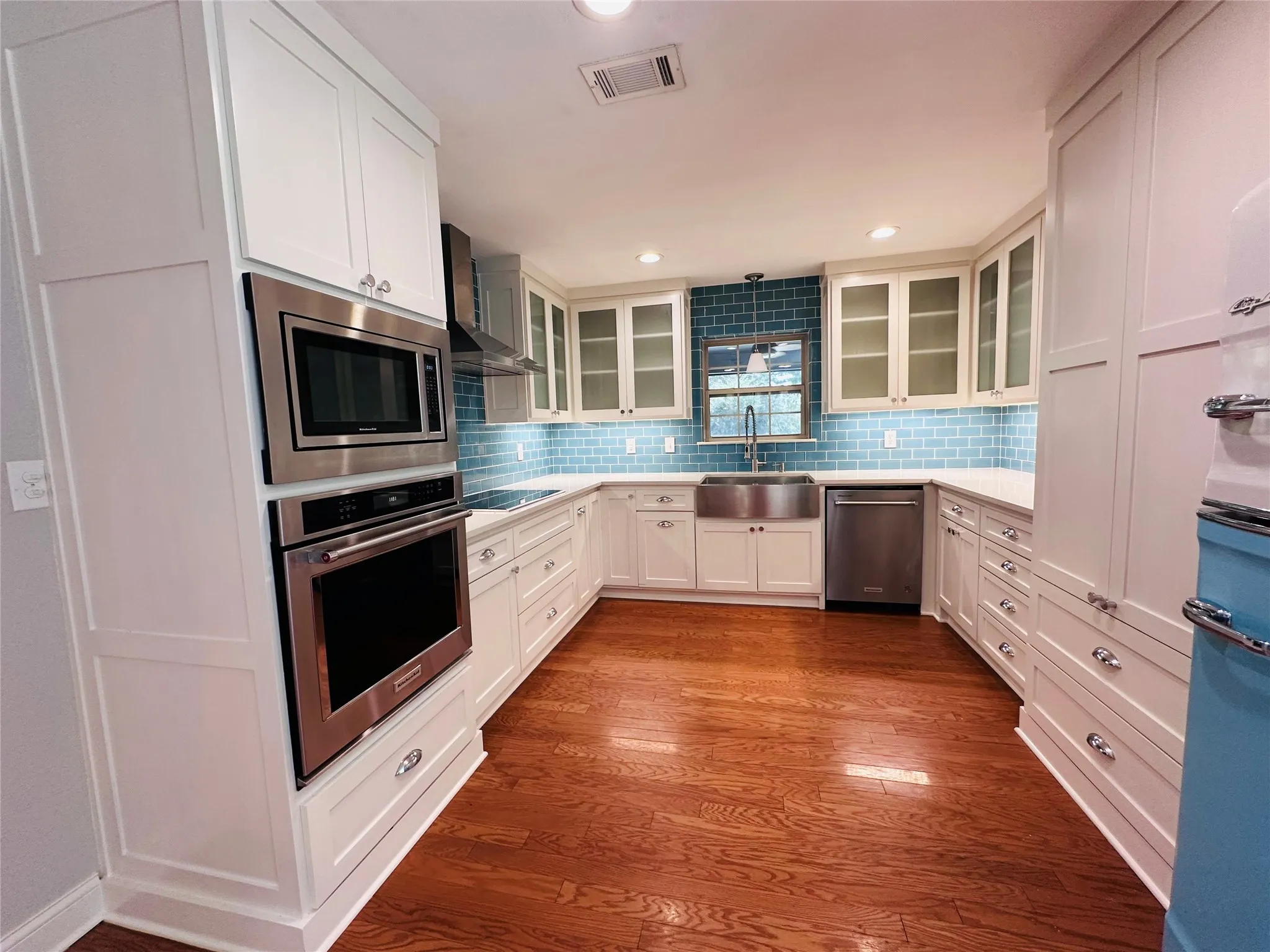 Single Family Residence For Sale in Henderson County , 4179 Pedernales E, Athens, Texas 75752, 4 Bedroom, 3 Bathroom, 3 Garage spaces, 2,984 Sqft, built in 1989, Price $599,500, mls#21365356, Real Estate Agent in Athens, Homes For Sale in Henderson county, Homes For Sale in Athens, Realtor in Athens Texas, Real Estate Brokerage Independent Realty Texas, Luminita Cordes Realtor