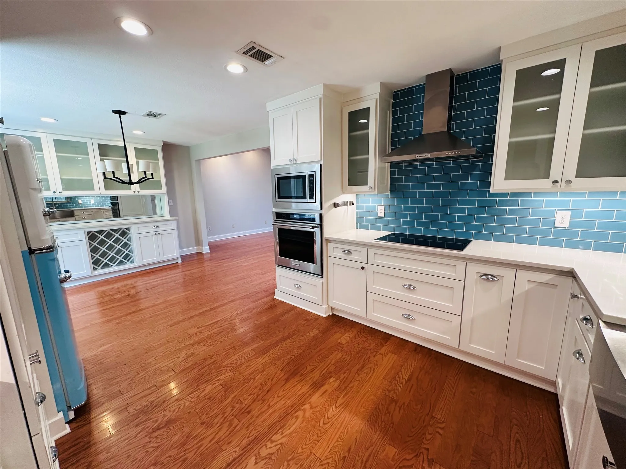 Single Family Residence For Sale in Henderson County , 4179 Pedernales E, Athens, Texas 75752, 4 Bedroom, 3 Bathroom, 3 Garage spaces, 2,984 Sqft, built in 1989, Price $599,500, mls#21365356, Real Estate Agent in Athens, Homes For Sale in Henderson county, Homes For Sale in Athens, Realtor in Athens Texas, Real Estate Brokerage Independent Realty Texas, Luminita Cordes Realtor