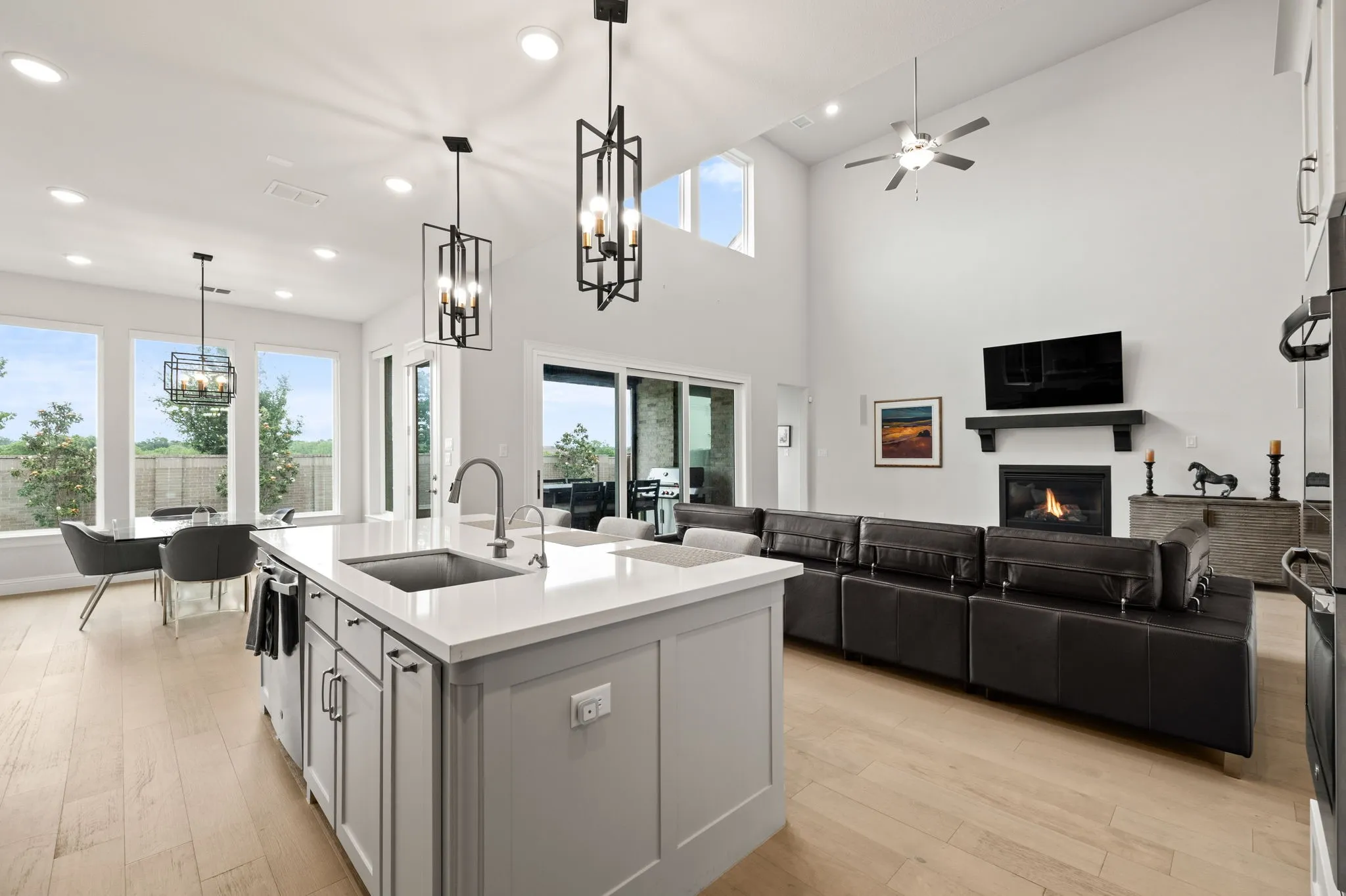 Single Family Residence For Sale in Denton County , 6698 Plumley Road, Frisco, Texas 75034, 4 Bedroom, 5 Bathroom, 3 Garage spaces, 3,643 Sqft, built in 2022, mls#21365425, Real Estate Agent in Frisco, Homes For Sale in Denton county, Homes For Sale in Frisco, Realtor in Frisco Texas, Real Estate Brokerage Independent Realty Texas, Luminita Cordes Realtor