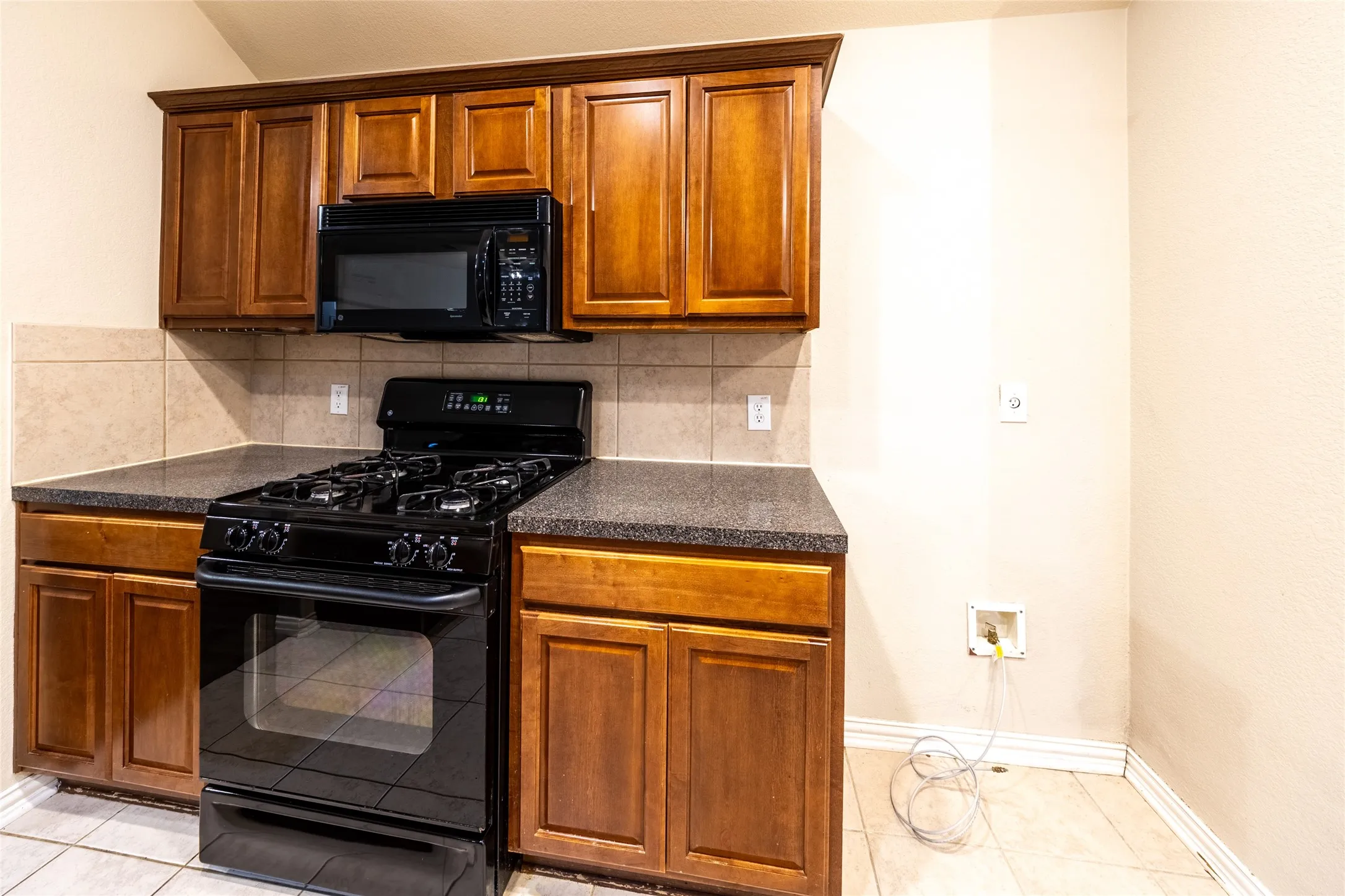 Single Family Residence For Rent in Collin County , 8100 Raven Court, Mc Kinney, Texas 75071, 3 Bedroom, 2 Bathroom, 2 Garage spaces, 1,716 Sqft, built in 2005, mls#21365046, Real Estate Agent in Mc Kinney, Homes For Rent in Collin county, Homes For Rent in Mc Kinney, Realtor in Mc Kinney Texas, Real Estate Brokerage Independent Realty Texas, Luminita Cordes Realtor