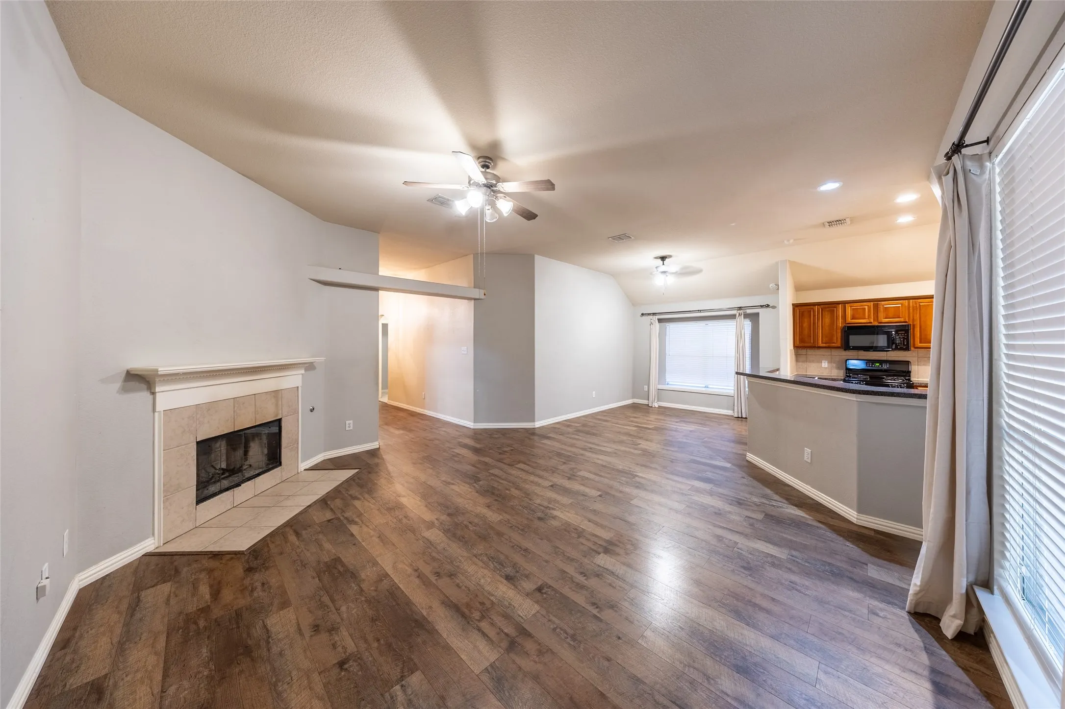 Single Family Residence For Rent in Collin County , 8100 Raven Court, Mc Kinney, Texas 75071, 3 Bedroom, 2 Bathroom, 2 Garage spaces, 1,716 Sqft, built in 2005, mls#21365046, Real Estate Agent in Mc Kinney, Homes For Rent in Collin county, Homes For Rent in Mc Kinney, Realtor in Mc Kinney Texas, Real Estate Brokerage Independent Realty Texas, Luminita Cordes Realtor