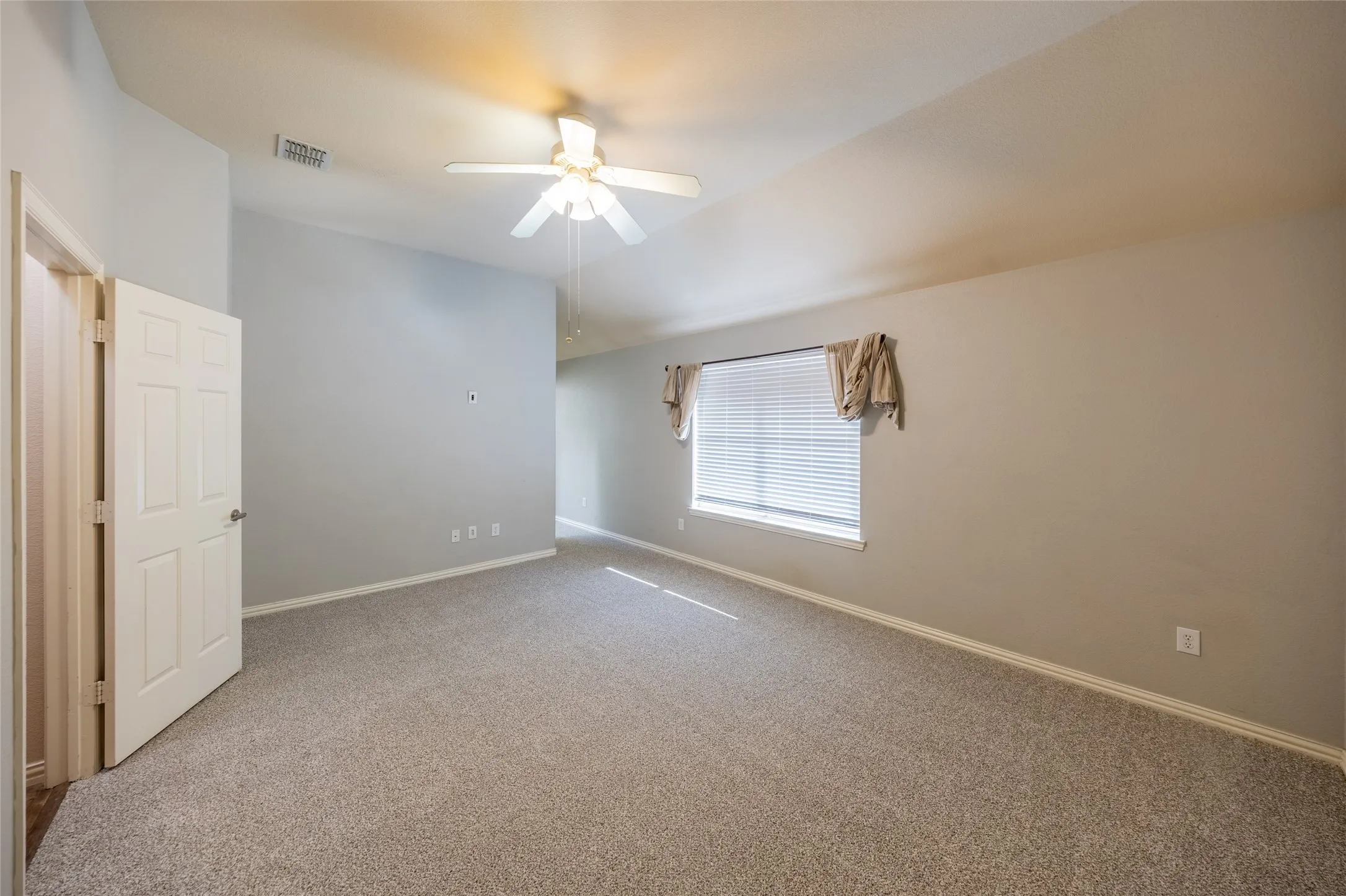 Single Family Residence For Rent in Collin County , 8100 Raven Court, Mc Kinney, Texas 75071, 3 Bedroom, 2 Bathroom, 2 Garage spaces, 1,716 Sqft, built in 2005, mls#21365046, Real Estate Agent in Mc Kinney, Homes For Rent in Collin county, Homes For Rent in Mc Kinney, Realtor in Mc Kinney Texas, Real Estate Brokerage Independent Realty Texas, Luminita Cordes Realtor