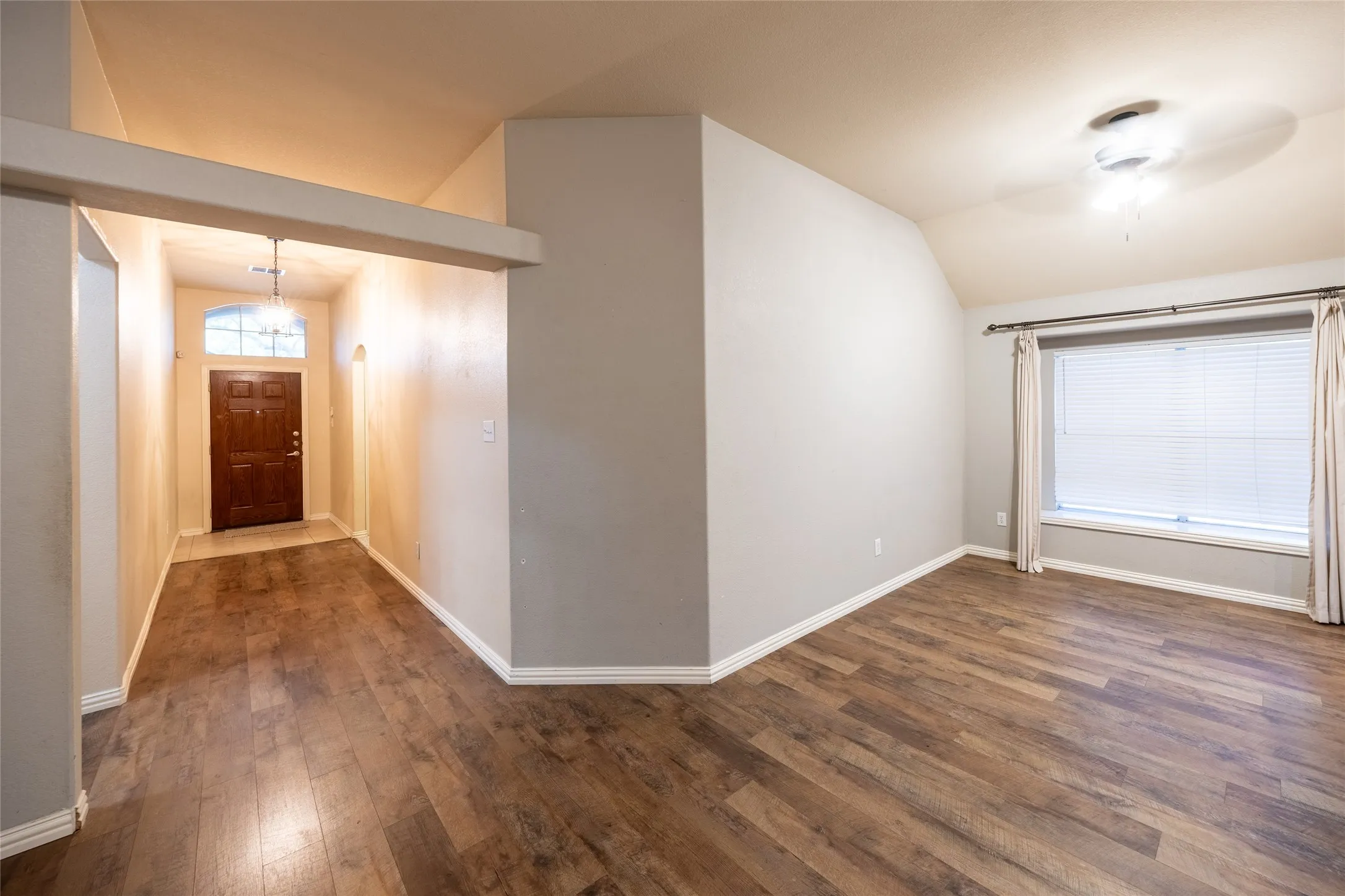 Single Family Residence For Rent in Collin County , 8100 Raven Court, Mc Kinney, Texas 75071, 3 Bedroom, 2 Bathroom, 2 Garage spaces, 1,716 Sqft, built in 2005, mls#21365046, Real Estate Agent in Mc Kinney, Homes For Rent in Collin county, Homes For Rent in Mc Kinney, Realtor in Mc Kinney Texas, Real Estate Brokerage Independent Realty Texas, Luminita Cordes Realtor