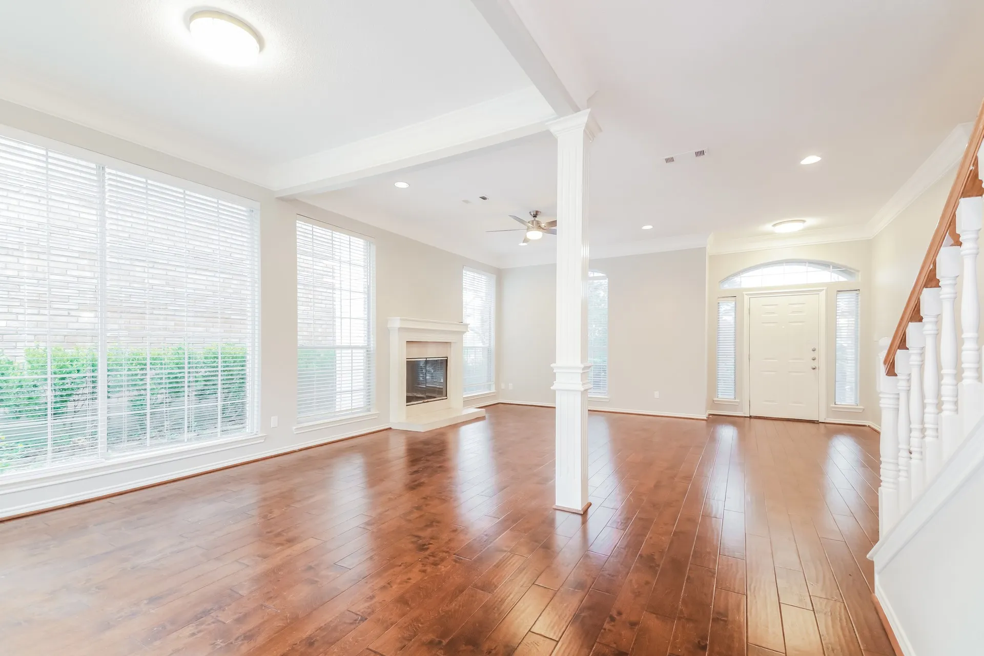 Single Family Residence For Rent in Rockwall County , 3152 Bourbon Street, Rockwall, Texas 75032, 3 Bedroom, 3 Bathroom, 2 Garage spaces, 2,040 Sqft, built in 1990, mls#21365435, Real Estate Agent in Rockwall, Homes For Rent in Rockwall county, Homes For Rent in Rockwall, Realtor in Rockwall Texas, Real Estate Brokerage Independent Realty Texas, Luminita Cordes Realtor
