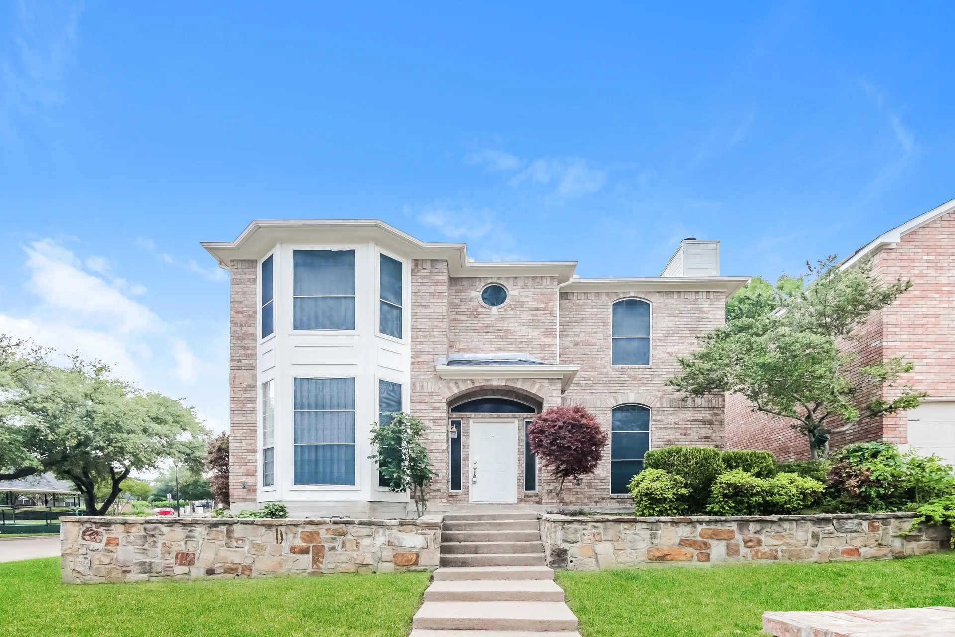 Single Family Residence For Rent in Rockwall County , 3152 Bourbon Street, Rockwall, Texas 75032, 3 Bedroom, 3 Bathroom, 2 Garage spaces, 2,040 Sqft, built in 1990, mls#21365435, Real Estate Agent in Rockwall, Homes For Rent in Rockwall county, Homes For Rent in Rockwall, Realtor in Rockwall Texas, Real Estate Brokerage Independent Realty Texas, Luminita Cordes Realtor