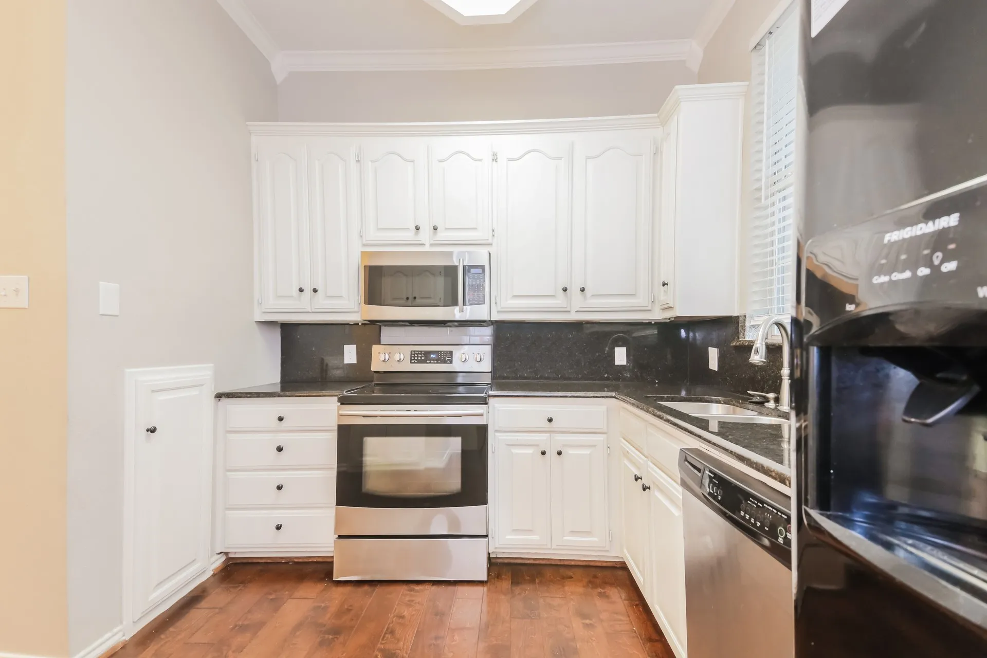 Single Family Residence For Rent in Rockwall County , 3152 Bourbon Street, Rockwall, Texas 75032, 3 Bedroom, 3 Bathroom, 2 Garage spaces, 2,040 Sqft, built in 1990, mls#21365435, Real Estate Agent in Rockwall, Homes For Rent in Rockwall county, Homes For Rent in Rockwall, Realtor in Rockwall Texas, Real Estate Brokerage Independent Realty Texas, Luminita Cordes Realtor