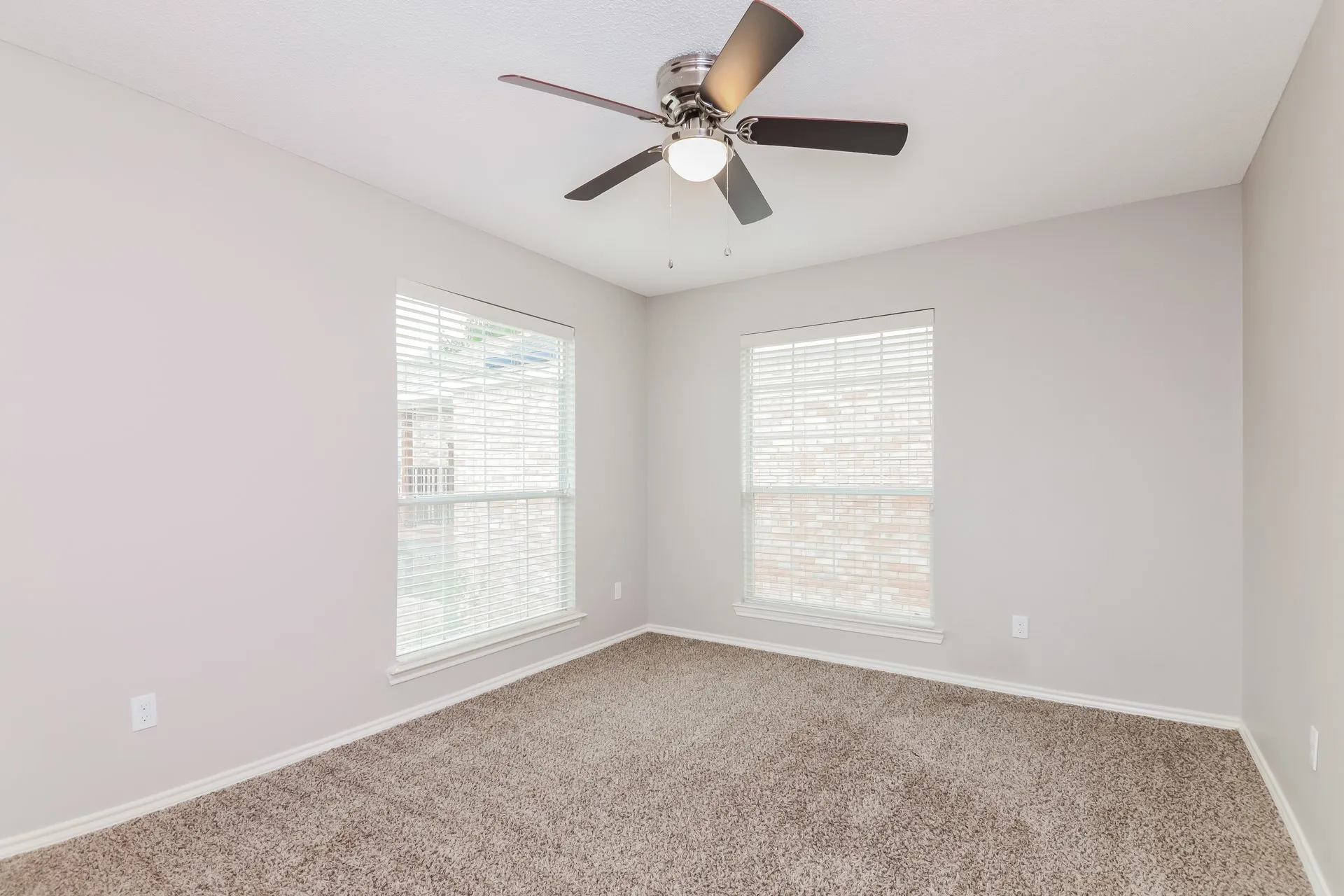 Single Family Residence For Rent in Rockwall County , 3152 Bourbon Street, Rockwall, Texas 75032, 3 Bedroom, 3 Bathroom, 2 Garage spaces, 2,040 Sqft, built in 1990, mls#21365435, Real Estate Agent in Rockwall, Homes For Rent in Rockwall county, Homes For Rent in Rockwall, Realtor in Rockwall Texas, Real Estate Brokerage Independent Realty Texas, Luminita Cordes Realtor