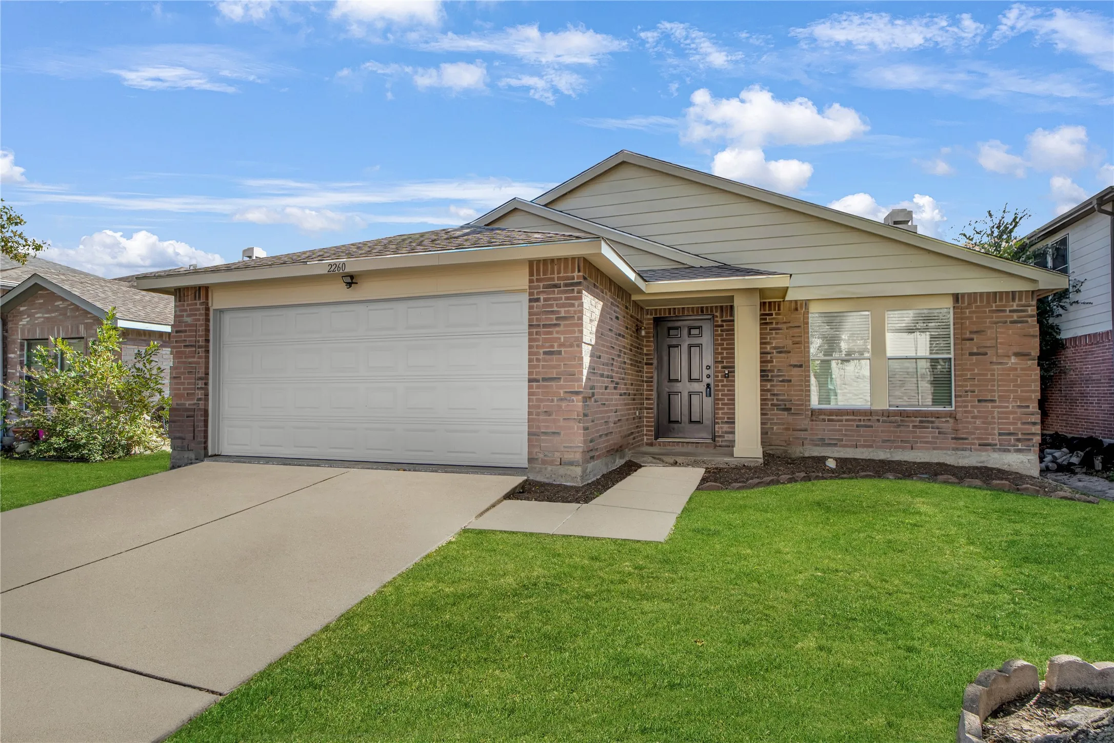 Single Family Residence For Sale in Denton County , 2260 White Oak Drive, Little Elm, Texas 75068, 3 Bedroom, 2 Bathroom, 2 Garage spaces, 1,868 Sqft, built in 2002, Price $355,000, mls#21355869, Real Estate Agent in Little Elm, Homes For Sale in Denton county, Homes For Sale in Little Elm, Realtor in Little Elm Texas, Real Estate Brokerage Independent Realty Texas, Luminita Cordes Realtor