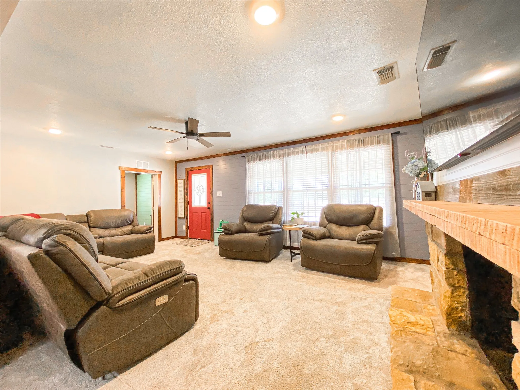 Single Family Residence For Sale in Callahan County , 2105 Fm 18, Clyde, Texas 79510, 2 Bedroom, 2 Bathroom, Garage spaces, 1,609 Sqft, built in 1945, mls#21365344, Real Estate Agent in Clyde, Homes For Sale in Callahan county, Homes For Sale in Clyde, Realtor in Clyde Texas, Real Estate Brokerage Independent Realty Texas, Luminita Cordes Realtor