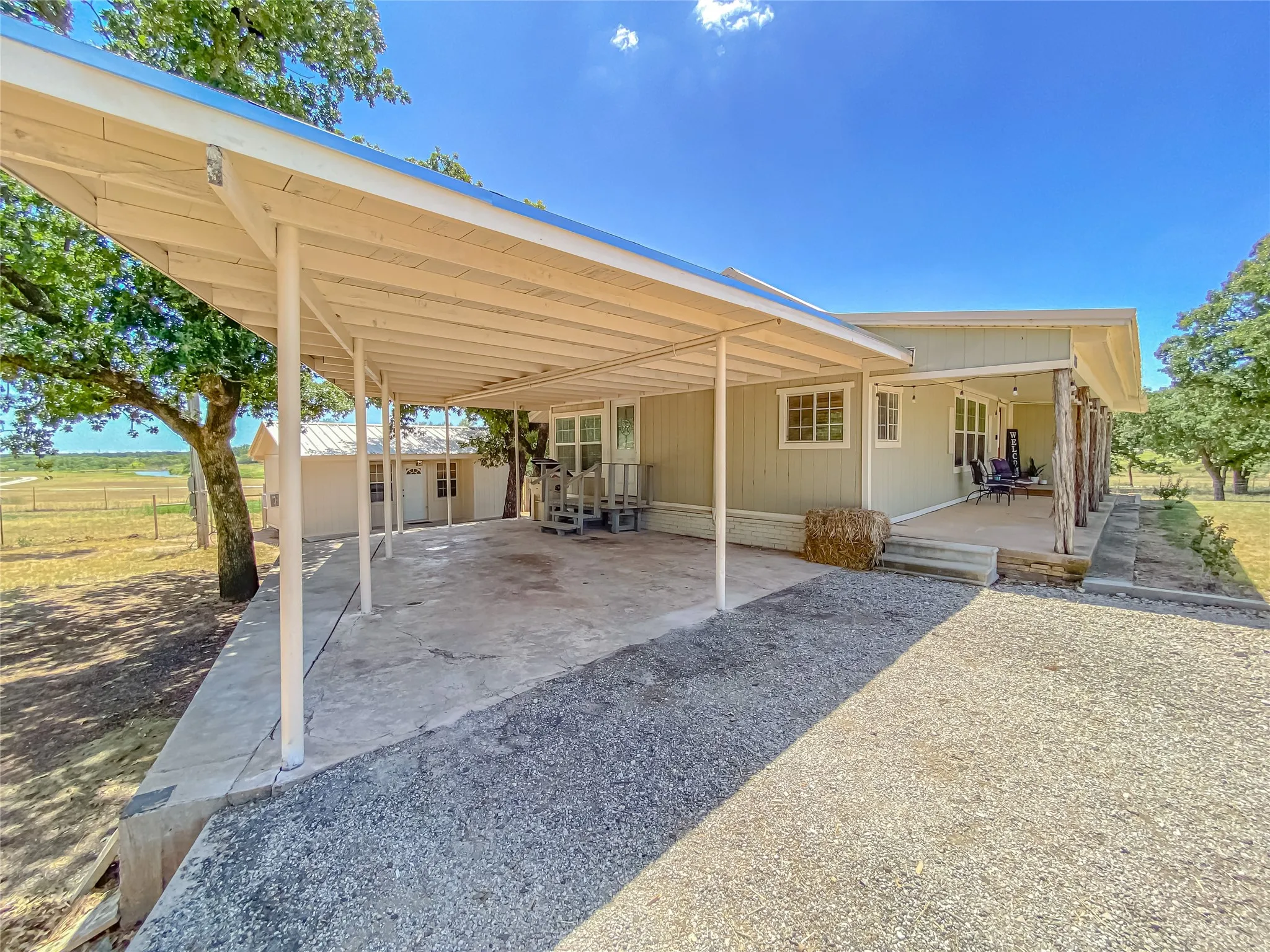Single Family Residence For Sale in Callahan County , 2105 Fm 18, Clyde, Texas 79510, 2 Bedroom, 2 Bathroom, Garage spaces, 1,609 Sqft, built in 1945, mls#21365344, Real Estate Agent in Clyde, Homes For Sale in Callahan county, Homes For Sale in Clyde, Realtor in Clyde Texas, Real Estate Brokerage Independent Realty Texas, Luminita Cordes Realtor