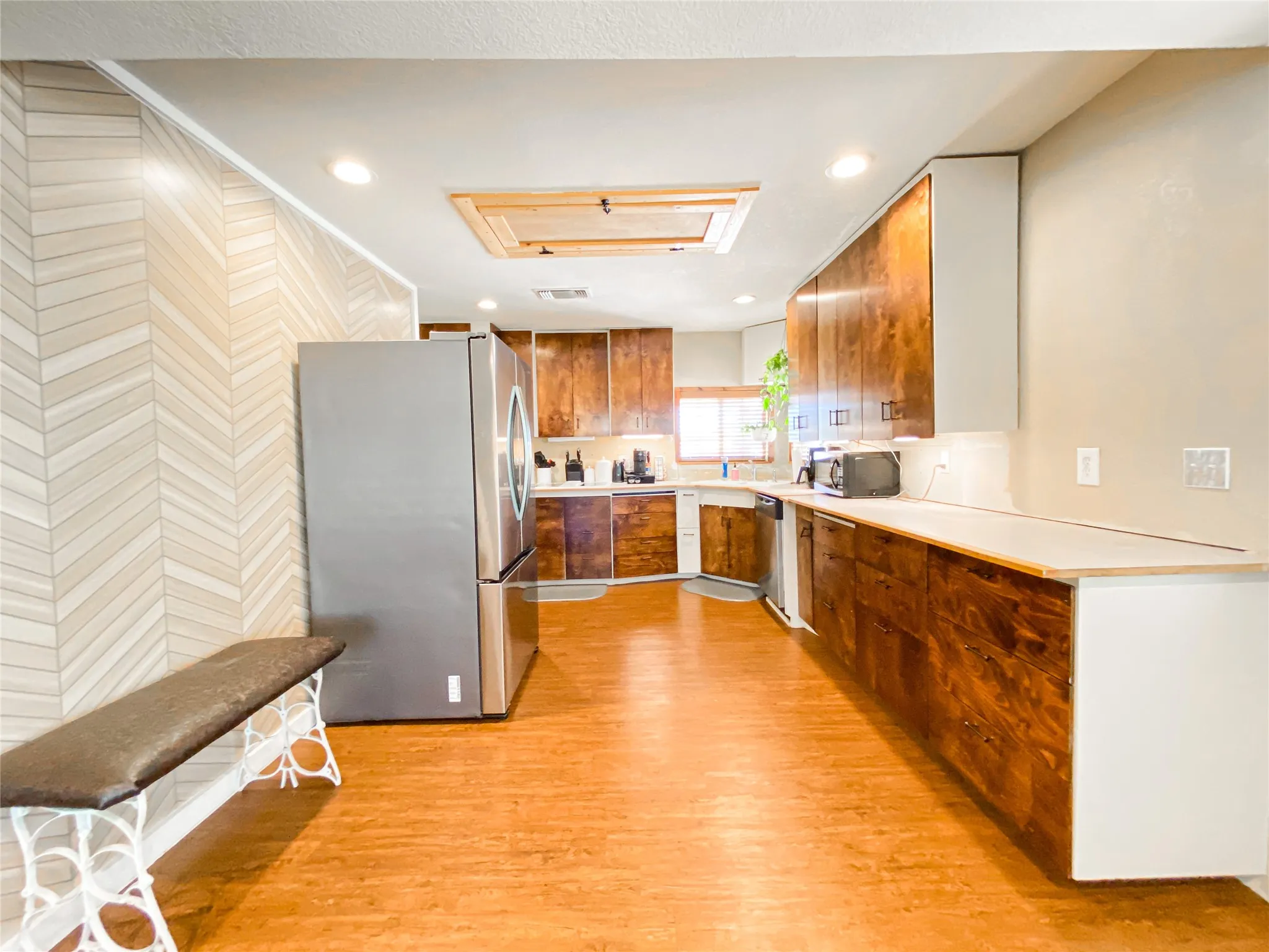 Single Family Residence For Sale in Callahan County , 2105 Fm 18, Clyde, Texas 79510, 2 Bedroom, 2 Bathroom, Garage spaces, 1,609 Sqft, built in 1945, mls#21365344, Real Estate Agent in Clyde, Homes For Sale in Callahan county, Homes For Sale in Clyde, Realtor in Clyde Texas, Real Estate Brokerage Independent Realty Texas, Luminita Cordes Realtor