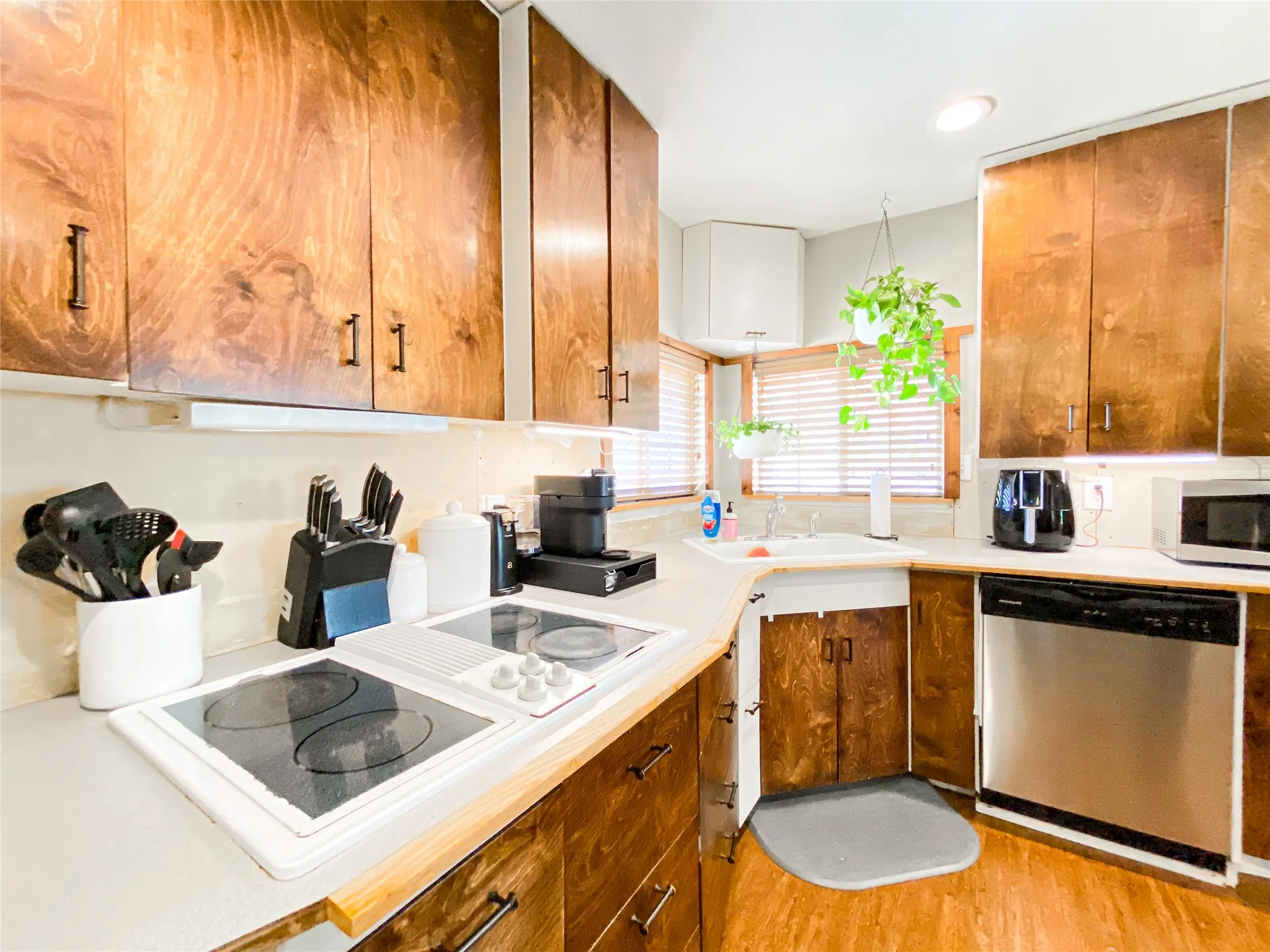 Single Family Residence For Sale in Callahan County , 2105 Fm 18, Clyde, Texas 79510, 2 Bedroom, 2 Bathroom, Garage spaces, 1,609 Sqft, built in 1945, mls#21365344, Real Estate Agent in Clyde, Homes For Sale in Callahan county, Homes For Sale in Clyde, Realtor in Clyde Texas, Real Estate Brokerage Independent Realty Texas, Luminita Cordes Realtor