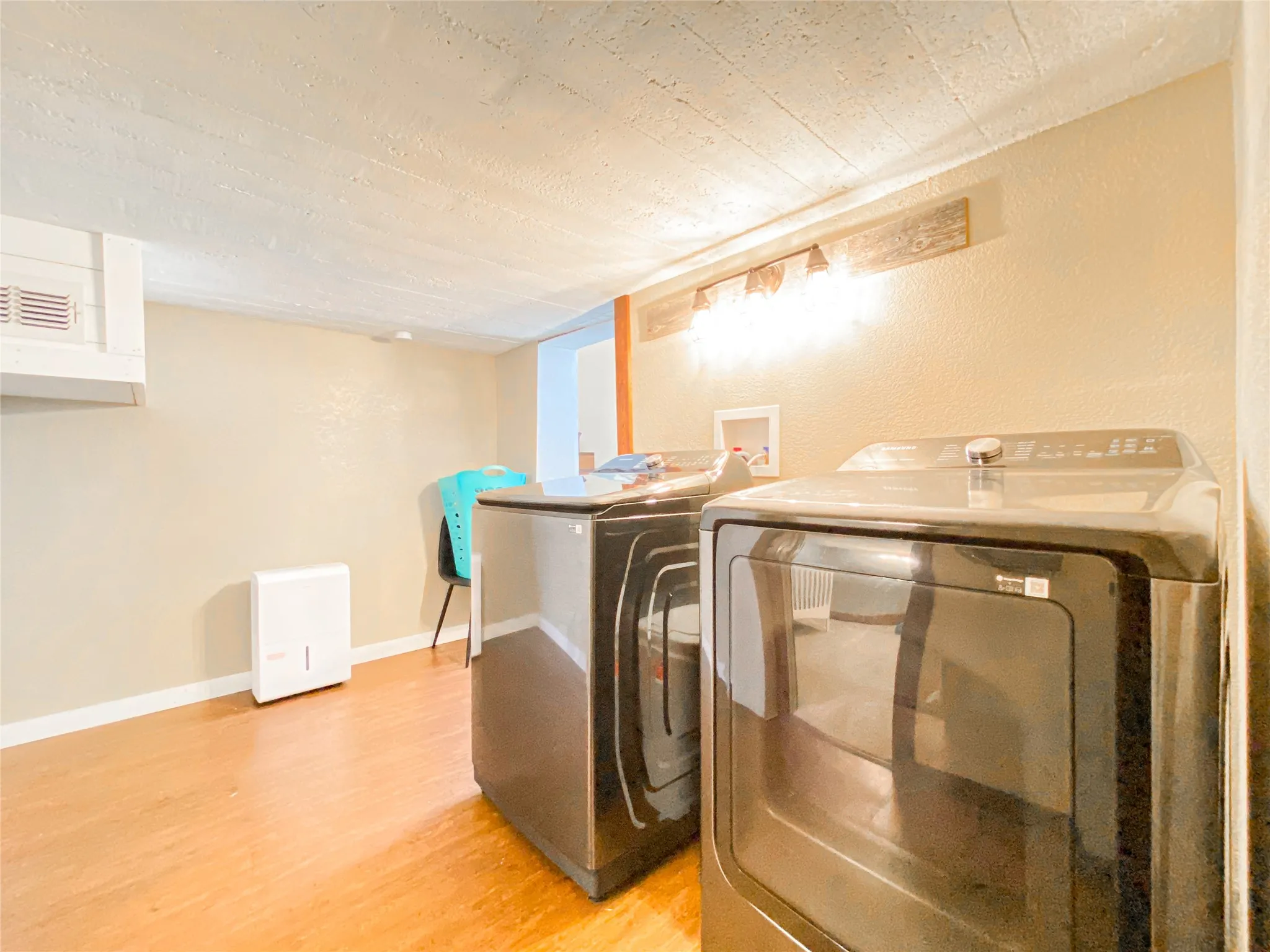 Single Family Residence For Sale in Callahan County , 2105 Fm 18, Clyde, Texas 79510, 2 Bedroom, 2 Bathroom, Garage spaces, 1,609 Sqft, built in 1945, mls#21365344, Real Estate Agent in Clyde, Homes For Sale in Callahan county, Homes For Sale in Clyde, Realtor in Clyde Texas, Real Estate Brokerage Independent Realty Texas, Luminita Cordes Realtor