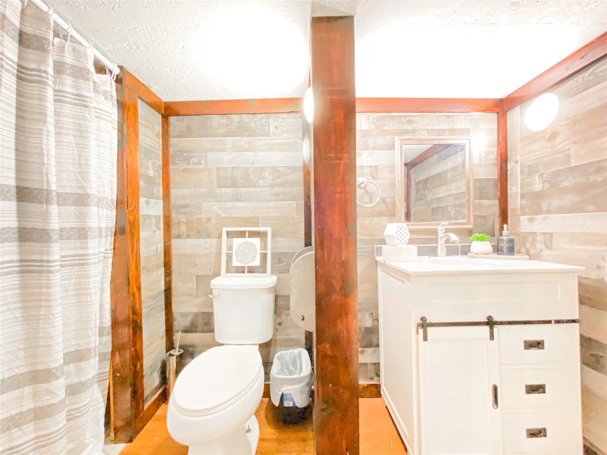 Single Family Residence For Sale in Callahan County , 2105 Fm 18, Clyde, Texas 79510, 2 Bedroom, 2 Bathroom, Garage spaces, 1,609 Sqft, built in 1945, mls#21365344, Real Estate Agent in Clyde, Homes For Sale in Callahan county, Homes For Sale in Clyde, Realtor in Clyde Texas, Real Estate Brokerage Independent Realty Texas, Luminita Cordes Realtor