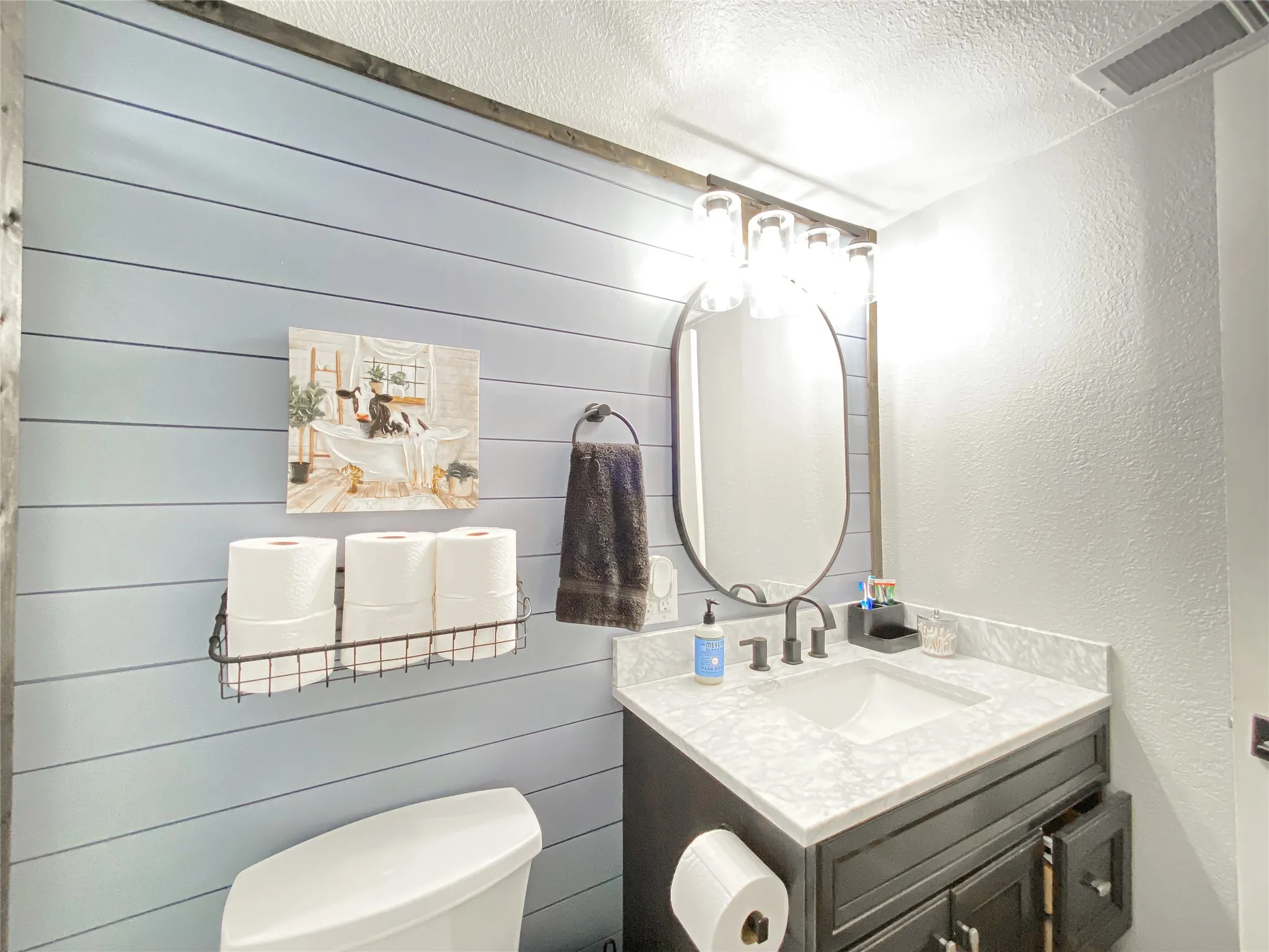 Single Family Residence For Sale in Callahan County , 2105 Fm 18, Clyde, Texas 79510, 2 Bedroom, 2 Bathroom, Garage spaces, 1,609 Sqft, built in 1945, mls#21365344, Real Estate Agent in Clyde, Homes For Sale in Callahan county, Homes For Sale in Clyde, Realtor in Clyde Texas, Real Estate Brokerage Independent Realty Texas, Luminita Cordes Realtor
