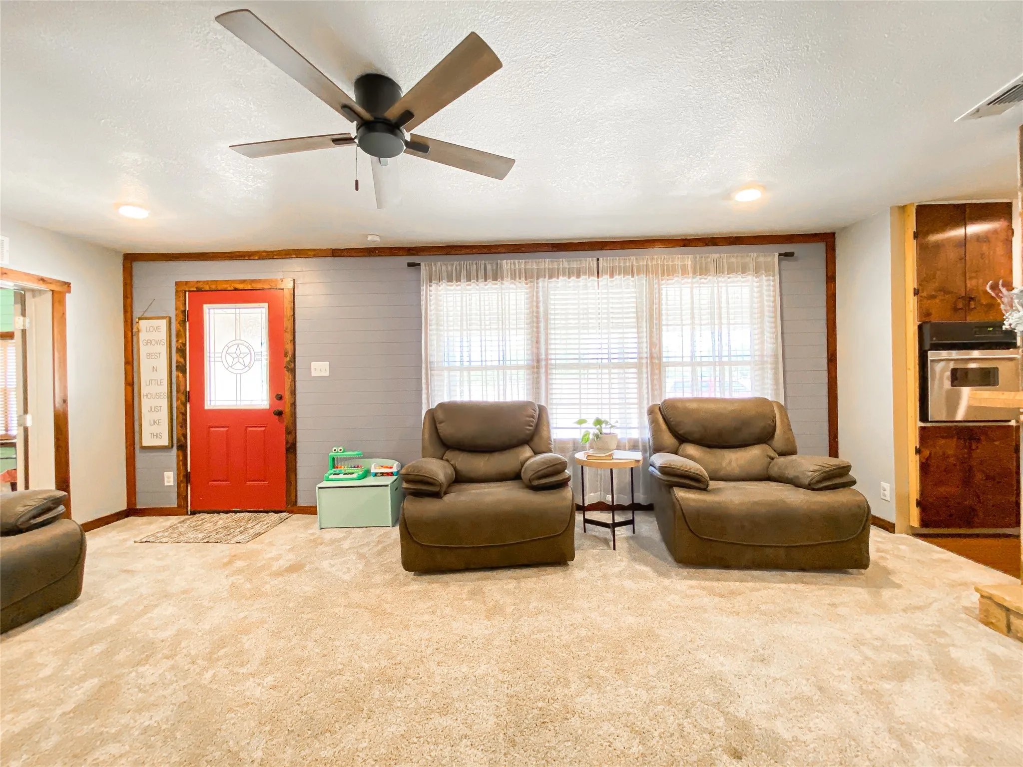 Single Family Residence For Sale in Callahan County , 2105 Fm 18, Clyde, Texas 79510, 2 Bedroom, 2 Bathroom, Garage spaces, 1,609 Sqft, built in 1945, mls#21365344, Real Estate Agent in Clyde, Homes For Sale in Callahan county, Homes For Sale in Clyde, Realtor in Clyde Texas, Real Estate Brokerage Independent Realty Texas, Luminita Cordes Realtor