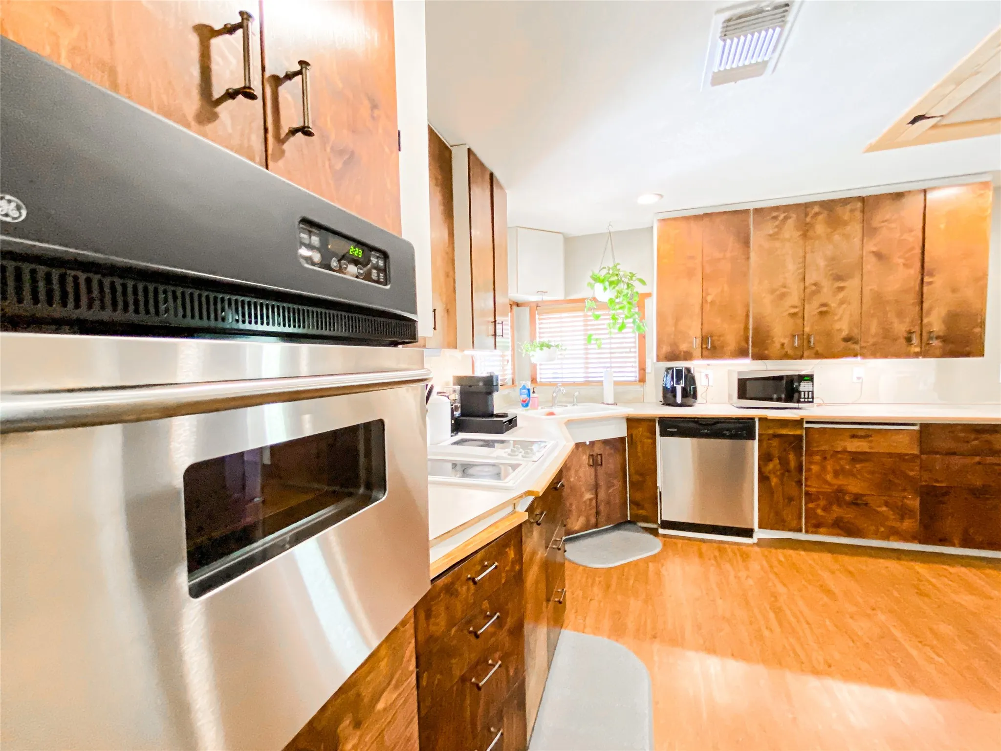 Single Family Residence For Sale in Callahan County , 2105 Fm 18, Clyde, Texas 79510, 2 Bedroom, 2 Bathroom, Garage spaces, 1,609 Sqft, built in 1945, mls#21365344, Real Estate Agent in Clyde, Homes For Sale in Callahan county, Homes For Sale in Clyde, Realtor in Clyde Texas, Real Estate Brokerage Independent Realty Texas, Luminita Cordes Realtor