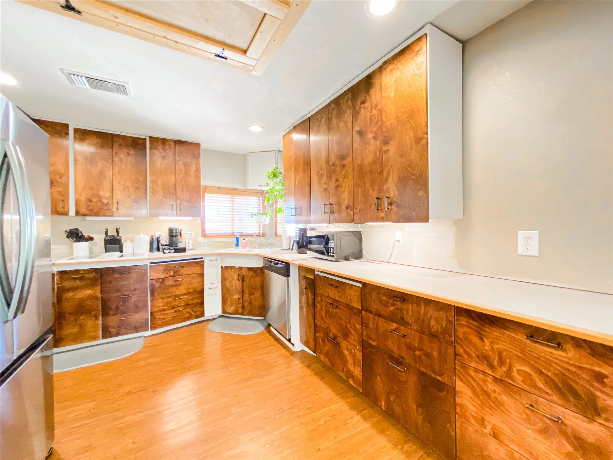 Single Family Residence For Sale in Callahan County , 2105 Fm 18, Clyde, Texas 79510, 2 Bedroom, 2 Bathroom, Garage spaces, 1,609 Sqft, built in 1945, mls#21365344, Real Estate Agent in Clyde, Homes For Sale in Callahan county, Homes For Sale in Clyde, Realtor in Clyde Texas, Real Estate Brokerage Independent Realty Texas, Luminita Cordes Realtor