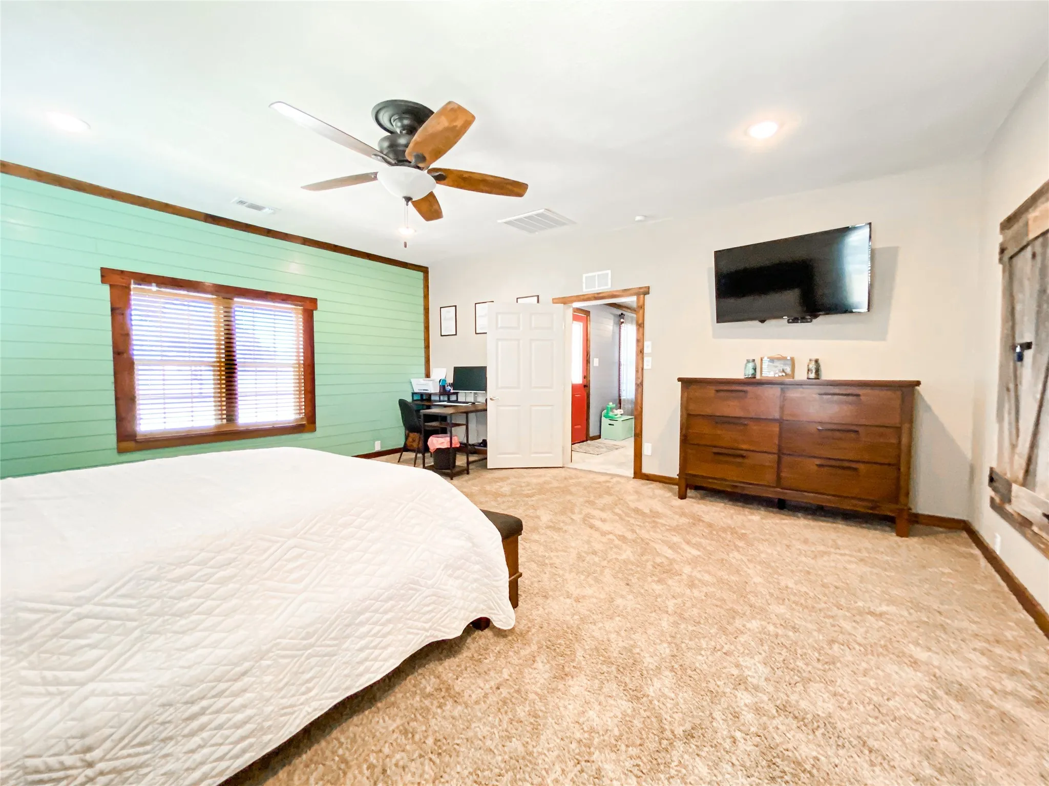 Single Family Residence For Sale in Callahan County , 2105 Fm 18, Clyde, Texas 79510, 2 Bedroom, 2 Bathroom, Garage spaces, 1,609 Sqft, built in 1945, mls#21365344, Real Estate Agent in Clyde, Homes For Sale in Callahan county, Homes For Sale in Clyde, Realtor in Clyde Texas, Real Estate Brokerage Independent Realty Texas, Luminita Cordes Realtor