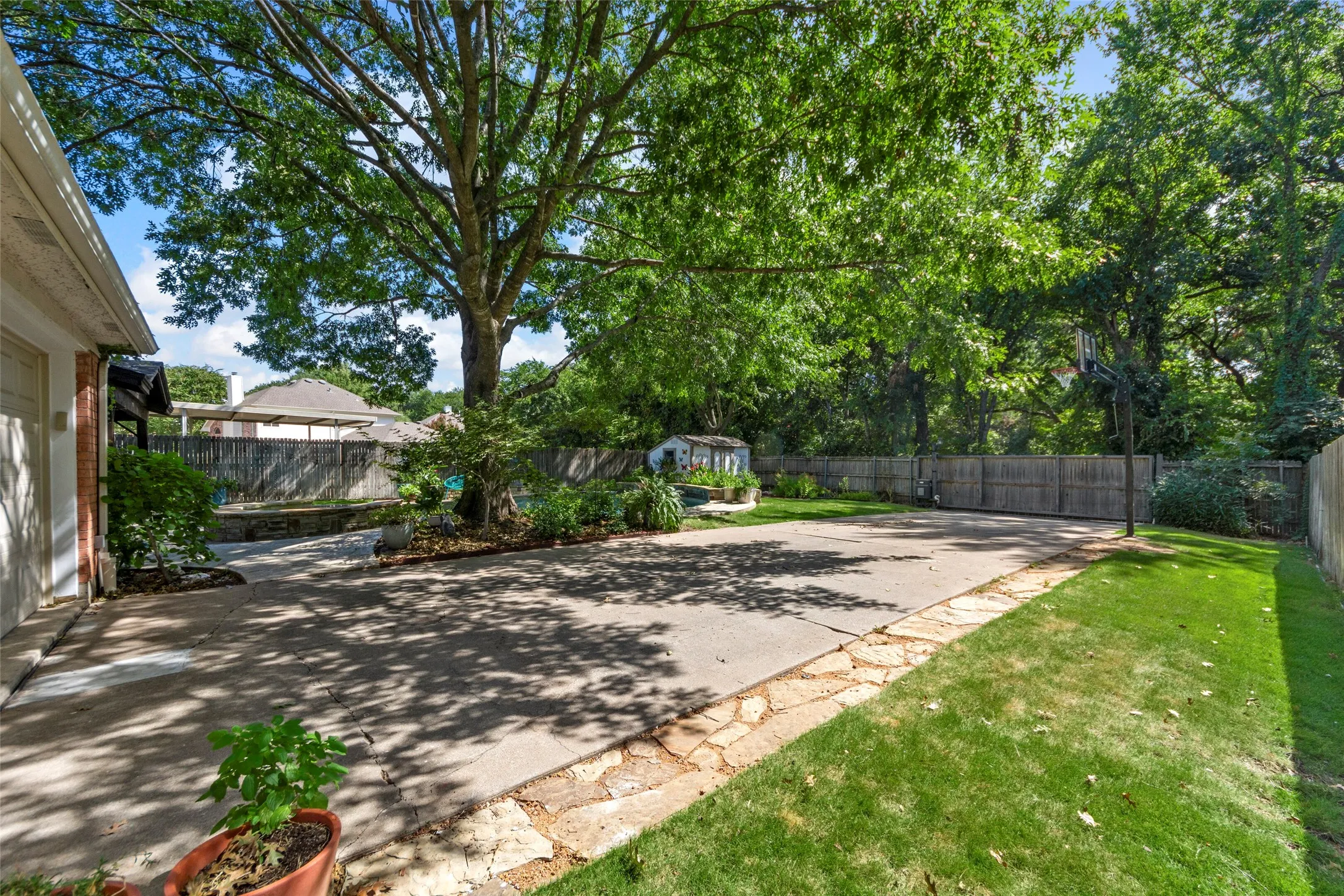 Single Family Residence For Sale in Collin County , 1507 Persimmon Court, Allen, Texas 75002, 4 Bedroom, 2 Bathroom, 2 Garage spaces, 2,669 Sqft, built in 1995, mls#21346278, Real Estate Agent in Allen, Homes For Sale in Collin county, Homes For Sale in Allen, Realtor in Allen Texas, Real Estate Brokerage Independent Realty Texas, Luminita Cordes Realtor