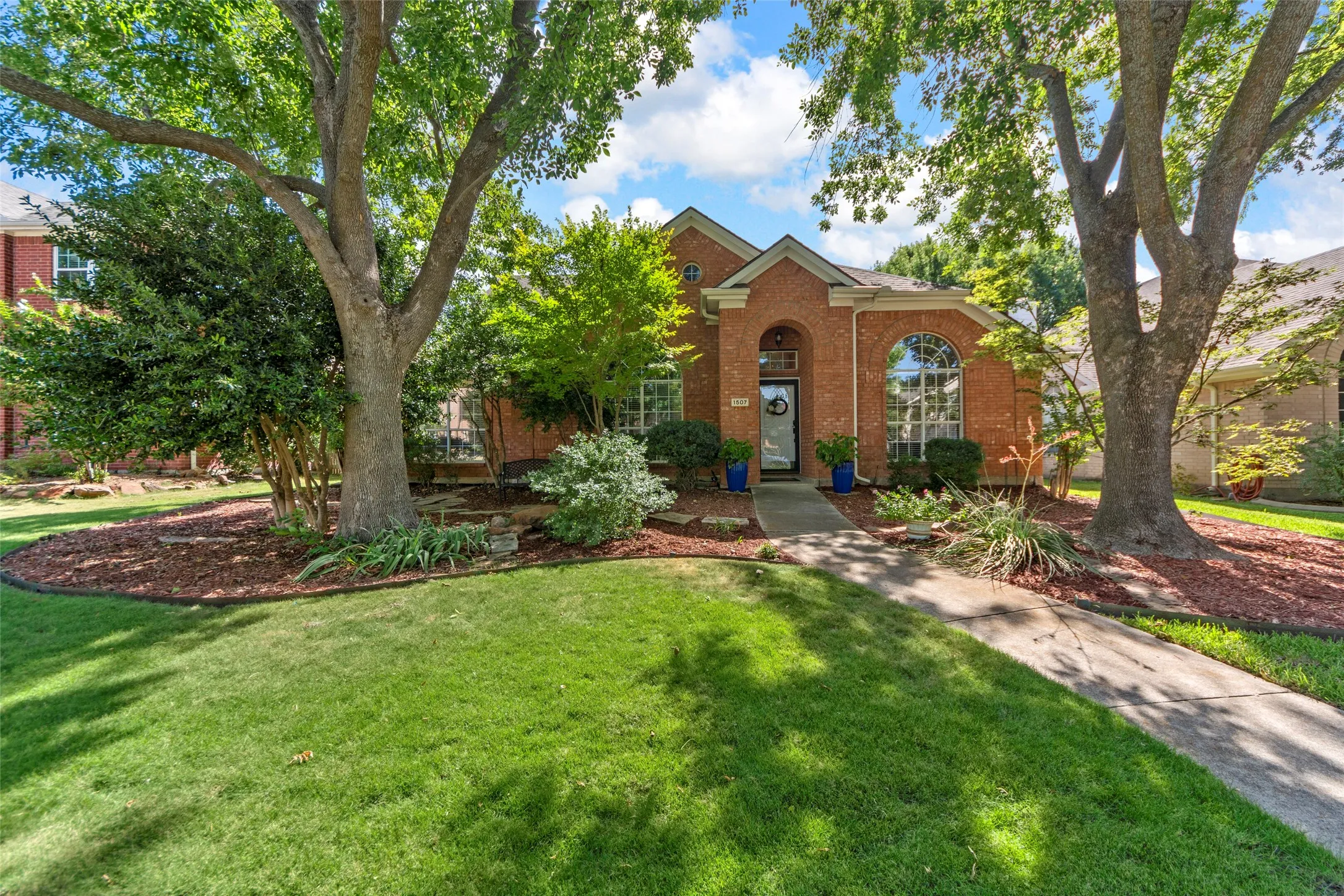 Single Family Residence For Sale in Collin County , 1507 Persimmon Court, Allen, Texas 75002, 4 Bedroom, 2 Bathroom, 2 Garage spaces, 2,669 Sqft, built in 1995, mls#21346278, Real Estate Agent in Allen, Homes For Sale in Collin county, Homes For Sale in Allen, Realtor in Allen Texas, Real Estate Brokerage Independent Realty Texas, Luminita Cordes Realtor