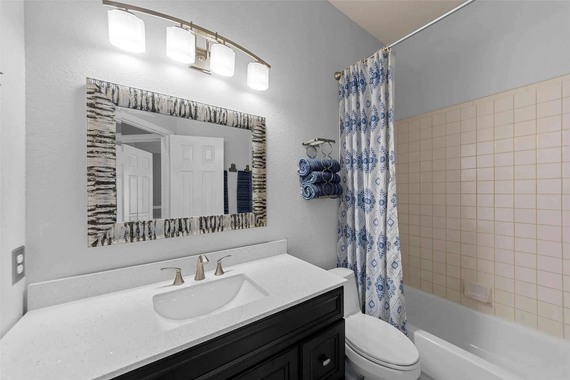 Single Family Residence For Sale in Collin County , 1507 Persimmon Court, Allen, Texas 75002, 4 Bedroom, 2 Bathroom, 2 Garage spaces, 2,669 Sqft, built in 1995, mls#21346278, Real Estate Agent in Allen, Homes For Sale in Collin county, Homes For Sale in Allen, Realtor in Allen Texas, Real Estate Brokerage Independent Realty Texas, Luminita Cordes Realtor