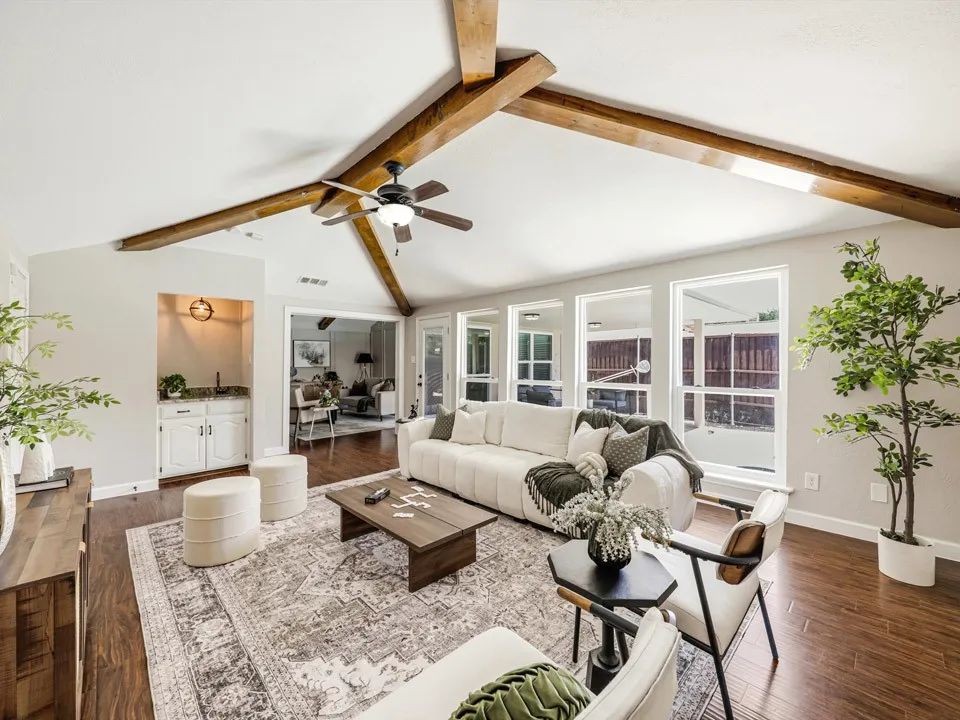 Single Family Residence For Sale in Collin County , 1724 Hearthstone Drive, Plano, Texas 75023, 3 Bedroom, 2 Bathroom, 2 Garage spaces, 1,821 Sqft, built in 1979, mls#21364950, Real Estate Agent in Plano, Homes For Sale in Collin county, Homes For Sale in Plano, Realtor in Plano Texas, Real Estate Brokerage Independent Realty Texas, Luminita Cordes Realtor