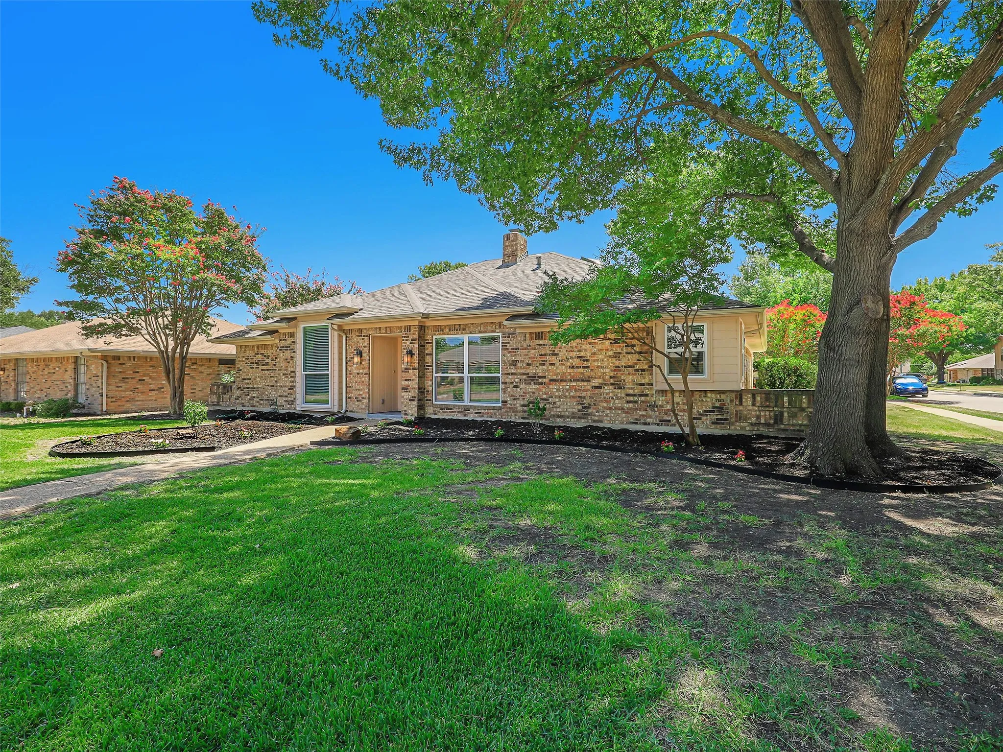 Single Family Residence For Sale in Collin County , 1724 Hearthstone Drive, Plano, Texas 75023, 3 Bedroom, 2 Bathroom, 2 Garage spaces, 1,821 Sqft, built in 1979, mls#21364950, Real Estate Agent in Plano, Homes For Sale in Collin county, Homes For Sale in Plano, Realtor in Plano Texas, Real Estate Brokerage Independent Realty Texas, Luminita Cordes Realtor