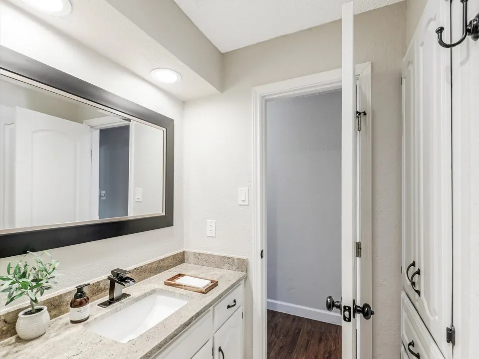 Single Family Residence For Sale in Collin County , 1724 Hearthstone Drive, Plano, Texas 75023, 3 Bedroom, 2 Bathroom, 2 Garage spaces, 1,821 Sqft, built in 1979, mls#21364950, Real Estate Agent in Plano, Homes For Sale in Collin county, Homes For Sale in Plano, Realtor in Plano Texas, Real Estate Brokerage Independent Realty Texas, Luminita Cordes Realtor