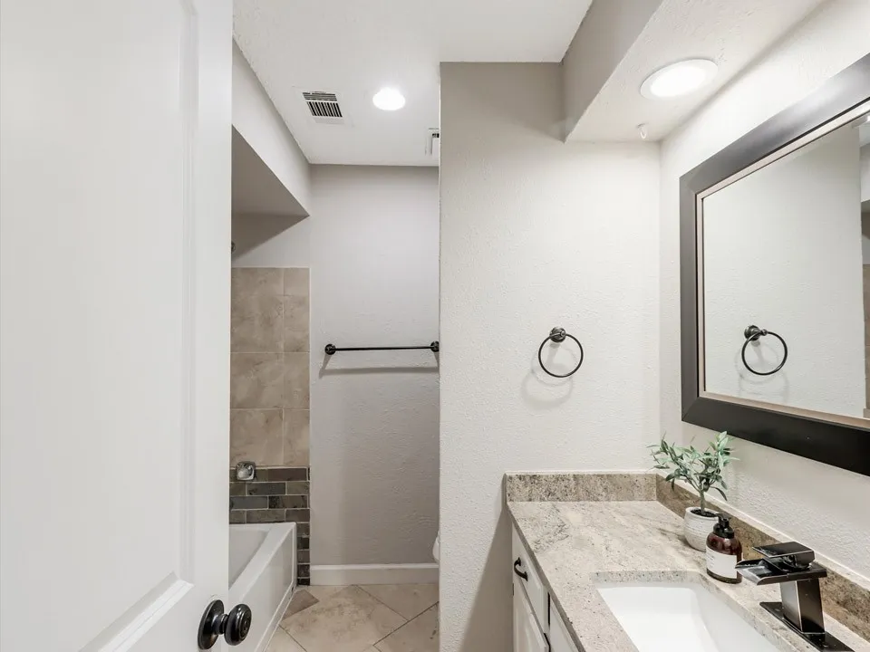 Single Family Residence For Sale in Collin County , 1724 Hearthstone Drive, Plano, Texas 75023, 3 Bedroom, 2 Bathroom, 2 Garage spaces, 1,821 Sqft, built in 1979, mls#21364950, Real Estate Agent in Plano, Homes For Sale in Collin county, Homes For Sale in Plano, Realtor in Plano Texas, Real Estate Brokerage Independent Realty Texas, Luminita Cordes Realtor