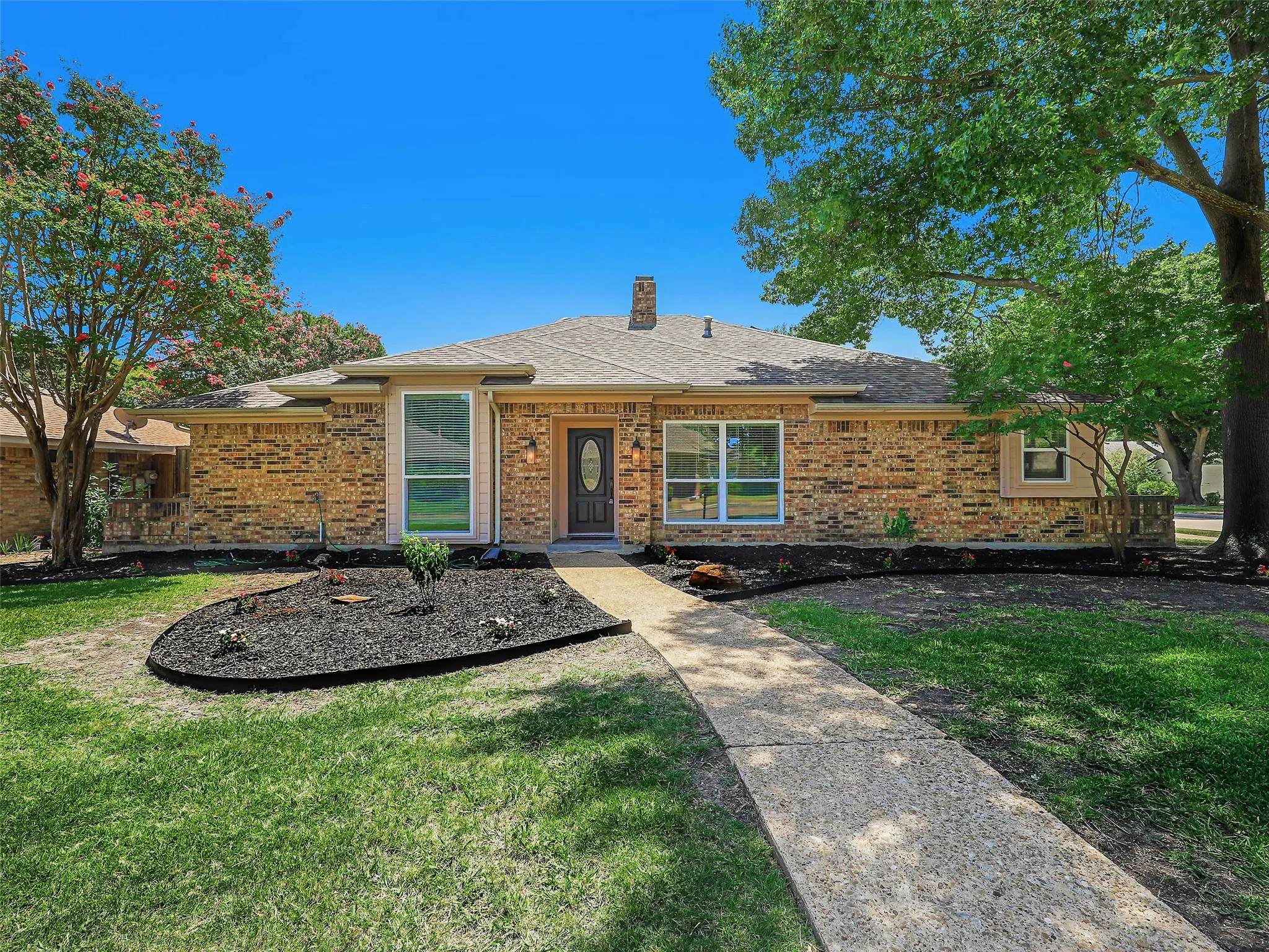 Single Family Residence For Sale in Collin County , 1724 Hearthstone Drive, Plano, Texas 75023, 3 Bedroom, 2 Bathroom, 2 Garage spaces, 1,821 Sqft, built in 1979, mls#21364950, Real Estate Agent in Plano, Homes For Sale in Collin county, Homes For Sale in Plano, Realtor in Plano Texas, Real Estate Brokerage Independent Realty Texas, Luminita Cordes Realtor