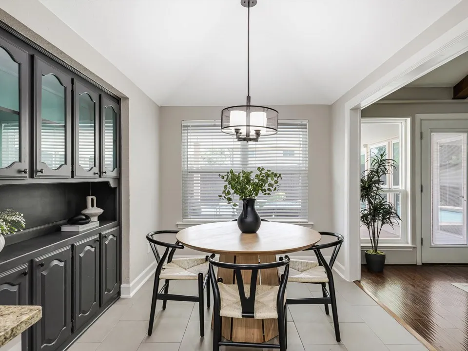 Single Family Residence For Sale in Collin County , 1724 Hearthstone Drive, Plano, Texas 75023, 3 Bedroom, 2 Bathroom, 2 Garage spaces, 1,821 Sqft, built in 1979, mls#21364950, Real Estate Agent in Plano, Homes For Sale in Collin county, Homes For Sale in Plano, Realtor in Plano Texas, Real Estate Brokerage Independent Realty Texas, Luminita Cordes Realtor