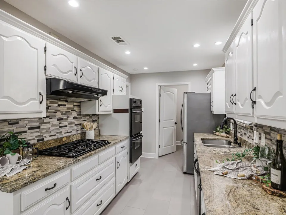Single Family Residence For Sale in Collin County , 1724 Hearthstone Drive, Plano, Texas 75023, 3 Bedroom, 2 Bathroom, 2 Garage spaces, 1,821 Sqft, built in 1979, mls#21364950, Real Estate Agent in Plano, Homes For Sale in Collin county, Homes For Sale in Plano, Realtor in Plano Texas, Real Estate Brokerage Independent Realty Texas, Luminita Cordes Realtor