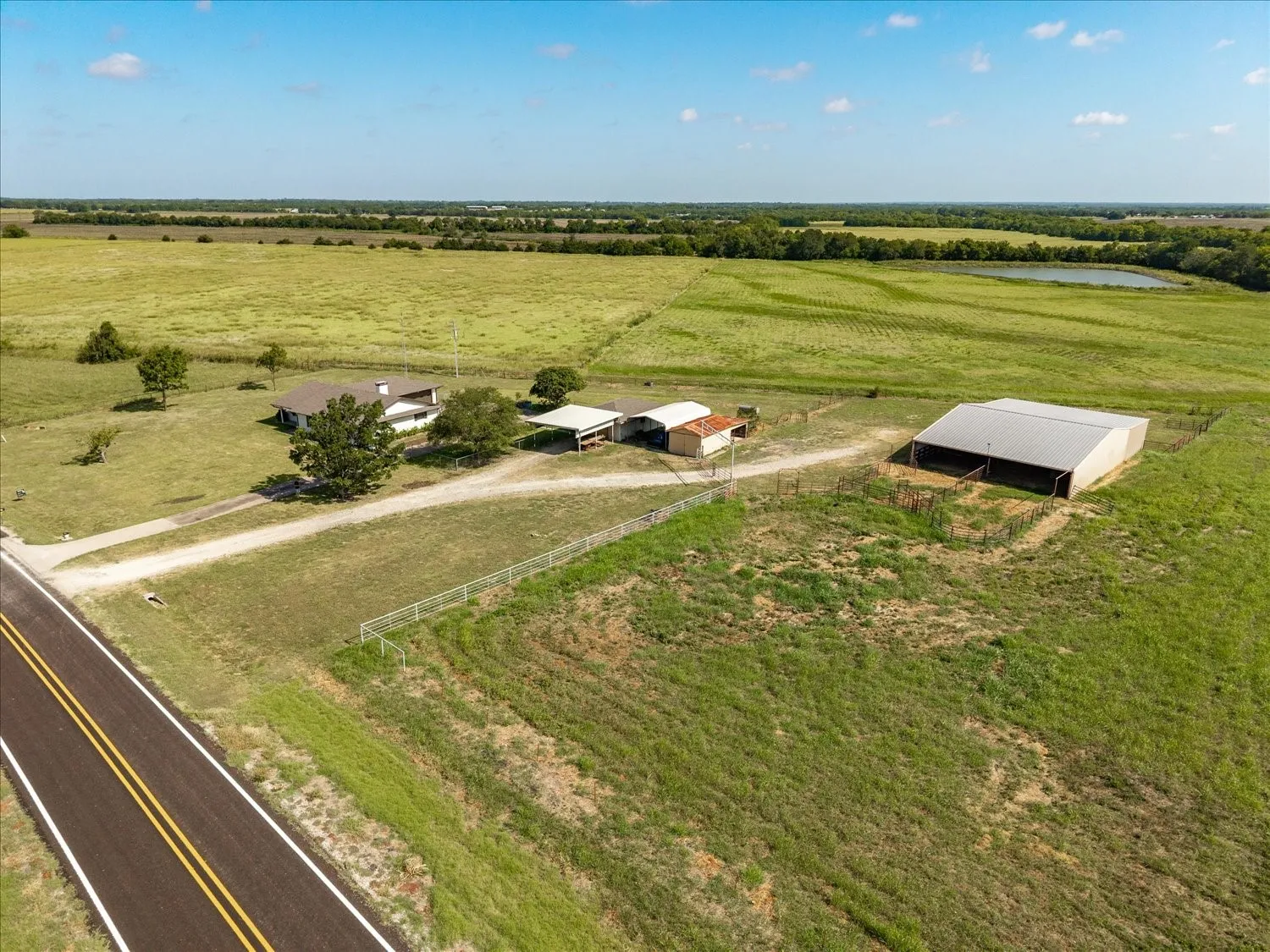 Single Family Residence For Sale in Hunt County , 368 Fm 1566 E, Greenville, Texas 75401, 3 Bedroom, 2 Bathroom, 2 Garage spaces, 1,771 Sqft, built in 1980, Price $425,000, mls#21365424, Real Estate Agent in Greenville, Homes For Sale in Hunt county, Homes For Sale in Greenville, Realtor in Greenville Texas, Real Estate Brokerage Independent Realty Texas, Luminita Cordes Realtor