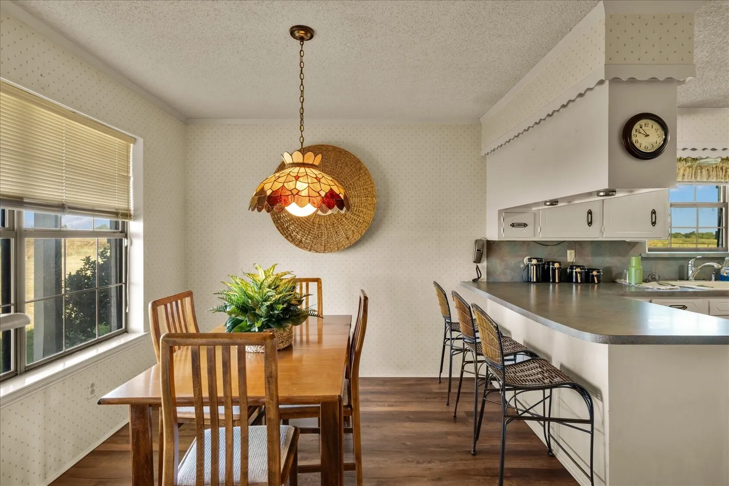 Single Family Residence For Sale in Hunt County , 368 Fm 1566 E, Greenville, Texas 75401, 3 Bedroom, 2 Bathroom, 2 Garage spaces, 1,771 Sqft, built in 1980, Price $425,000, mls#21365424, Real Estate Agent in Greenville, Homes For Sale in Hunt county, Homes For Sale in Greenville, Realtor in Greenville Texas, Real Estate Brokerage Independent Realty Texas, Luminita Cordes Realtor
