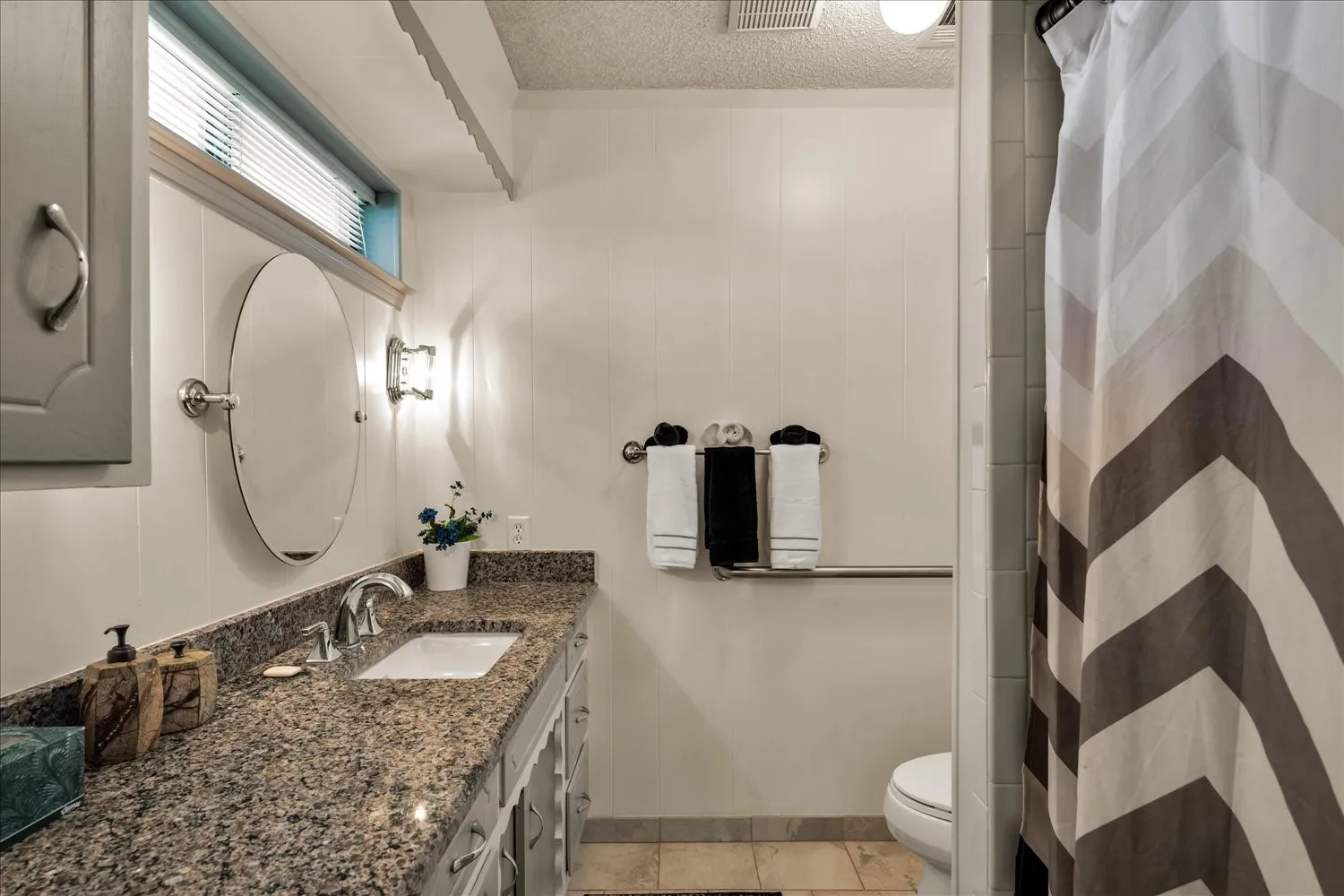 Single Family Residence For Sale in Hunt County , 368 Fm 1566 E, Greenville, Texas 75401, 3 Bedroom, 2 Bathroom, 2 Garage spaces, 1,771 Sqft, built in 1980, Price $425,000, mls#21365424, Real Estate Agent in Greenville, Homes For Sale in Hunt county, Homes For Sale in Greenville, Realtor in Greenville Texas, Real Estate Brokerage Independent Realty Texas, Luminita Cordes Realtor