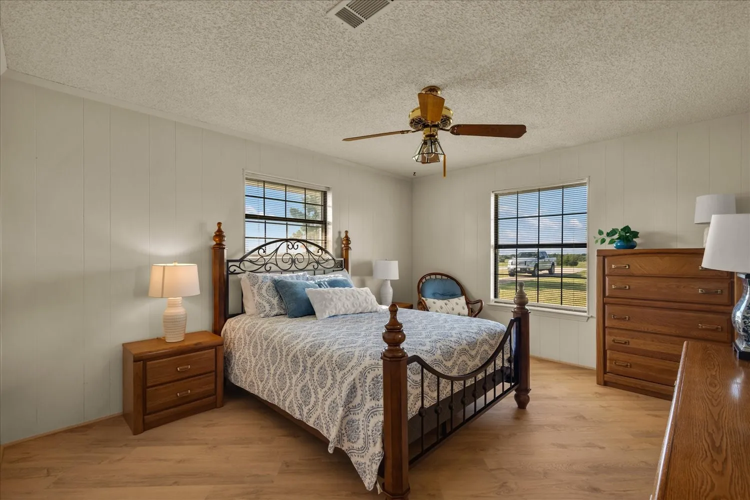 Single Family Residence For Sale in Hunt County , 368 Fm 1566 E, Greenville, Texas 75401, 3 Bedroom, 2 Bathroom, 2 Garage spaces, 1,771 Sqft, built in 1980, Price $425,000, mls#21365424, Real Estate Agent in Greenville, Homes For Sale in Hunt county, Homes For Sale in Greenville, Realtor in Greenville Texas, Real Estate Brokerage Independent Realty Texas, Luminita Cordes Realtor