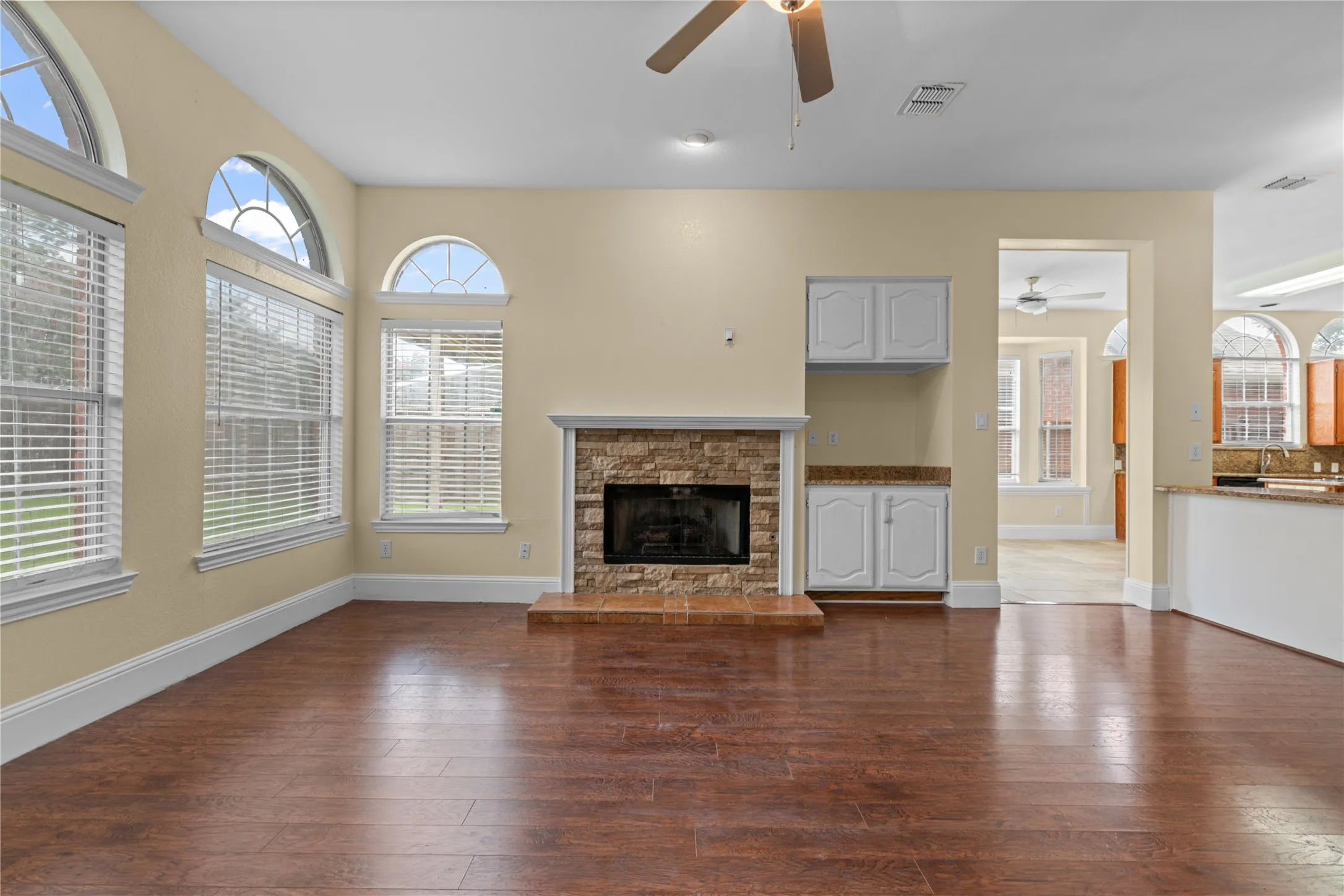 Single Family Residence For Rent in Denton County , 3607 Flagstone Drive, Carrollton, Texas 75007, 4 Bedroom, 4 Bathroom, 2 Garage spaces, 3,764 Sqft, built in 1993, mls#21365451, Real Estate Agent in Carrollton, Homes For Rent in Denton county, Homes For Rent in Carrollton, Realtor in Carrollton Texas, Real Estate Brokerage Independent Realty Texas, Luminita Cordes Realtor