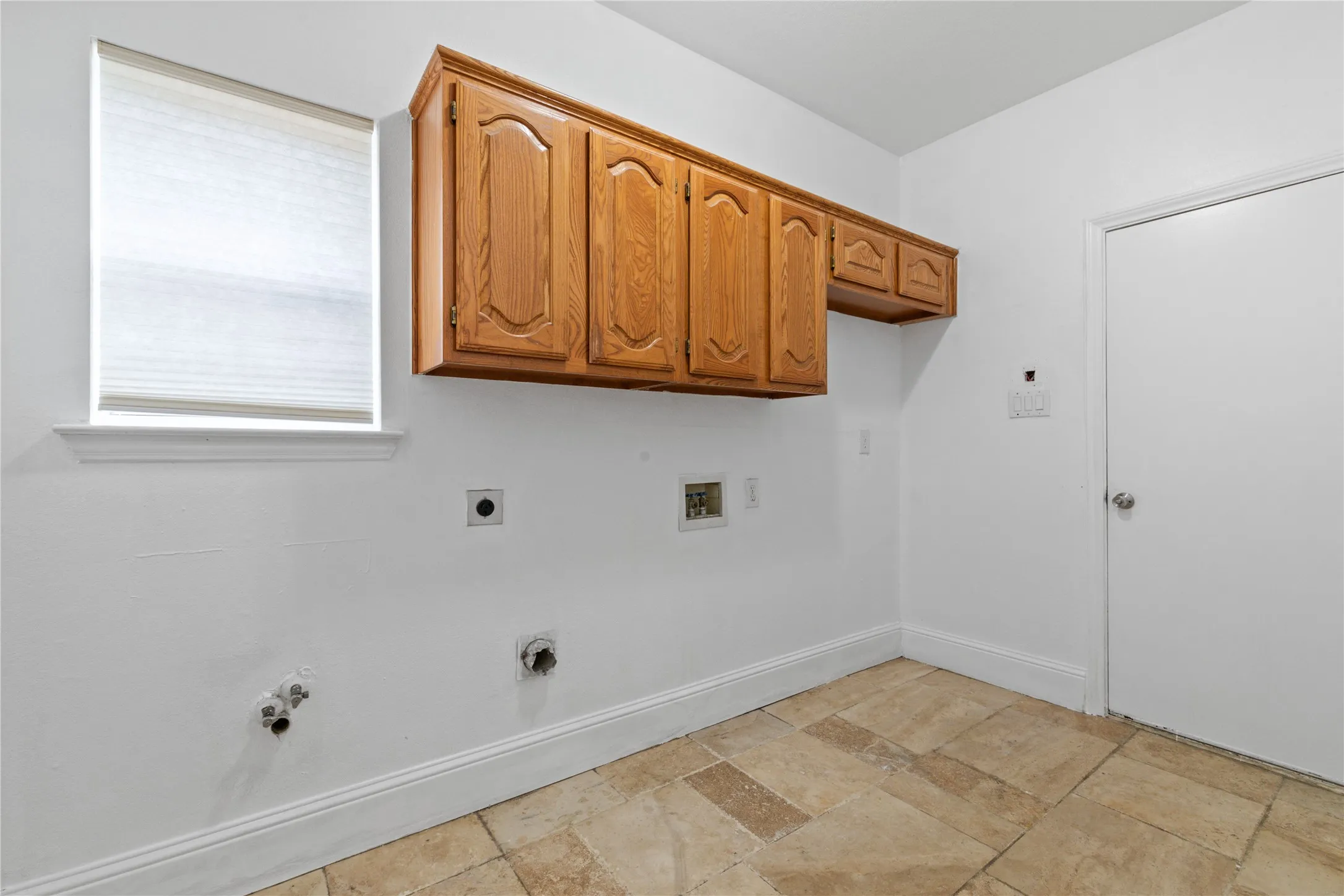 Single Family Residence For Rent in Denton County , 3607 Flagstone Drive, Carrollton, Texas 75007, 4 Bedroom, 4 Bathroom, 2 Garage spaces, 3,764 Sqft, built in 1993, mls#21365451, Real Estate Agent in Carrollton, Homes For Rent in Denton county, Homes For Rent in Carrollton, Realtor in Carrollton Texas, Real Estate Brokerage Independent Realty Texas, Luminita Cordes Realtor