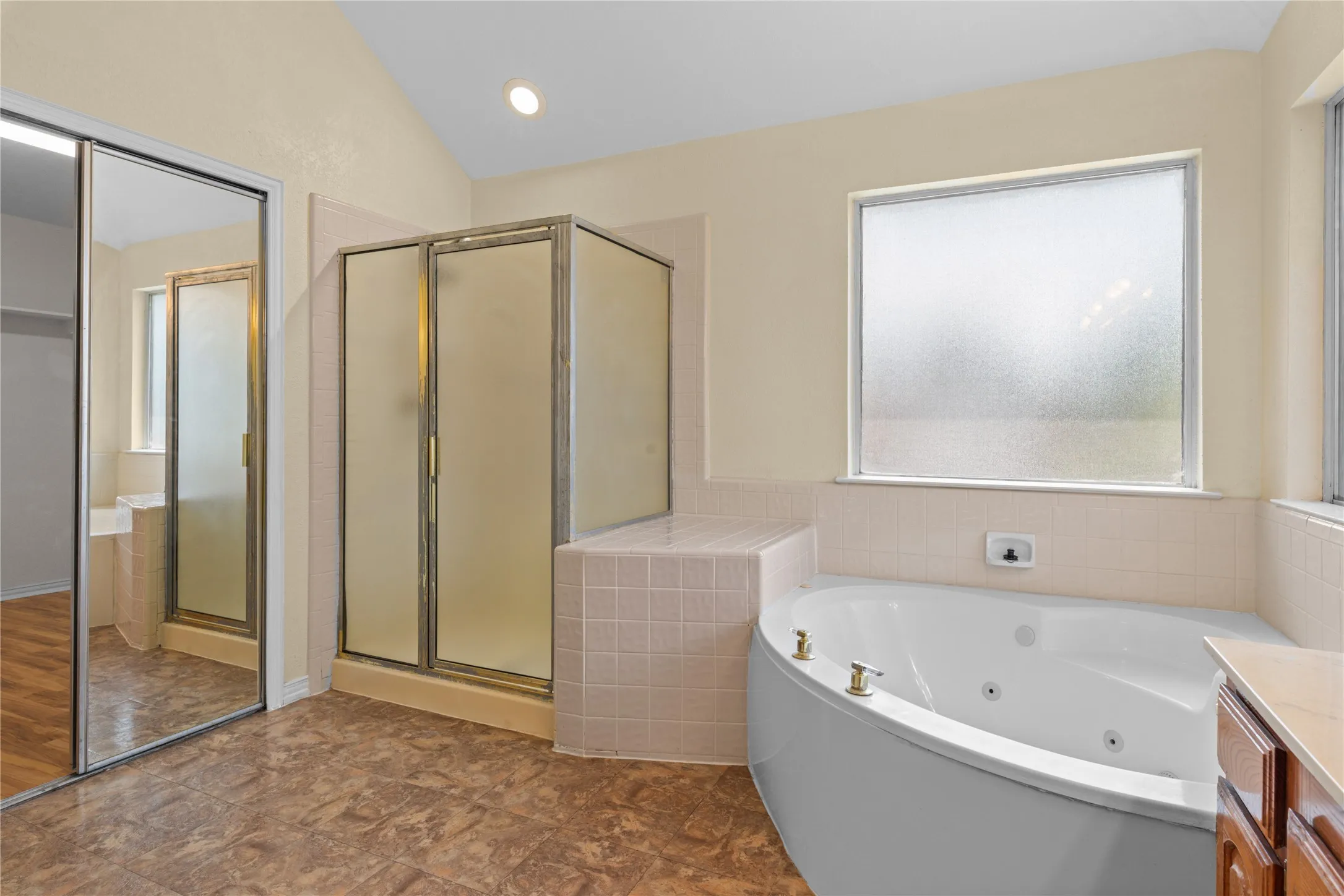 Single Family Residence For Rent in Denton County , 3607 Flagstone Drive, Carrollton, Texas 75007, 4 Bedroom, 4 Bathroom, 2 Garage spaces, 3,764 Sqft, built in 1993, mls#21365451, Real Estate Agent in Carrollton, Homes For Rent in Denton county, Homes For Rent in Carrollton, Realtor in Carrollton Texas, Real Estate Brokerage Independent Realty Texas, Luminita Cordes Realtor