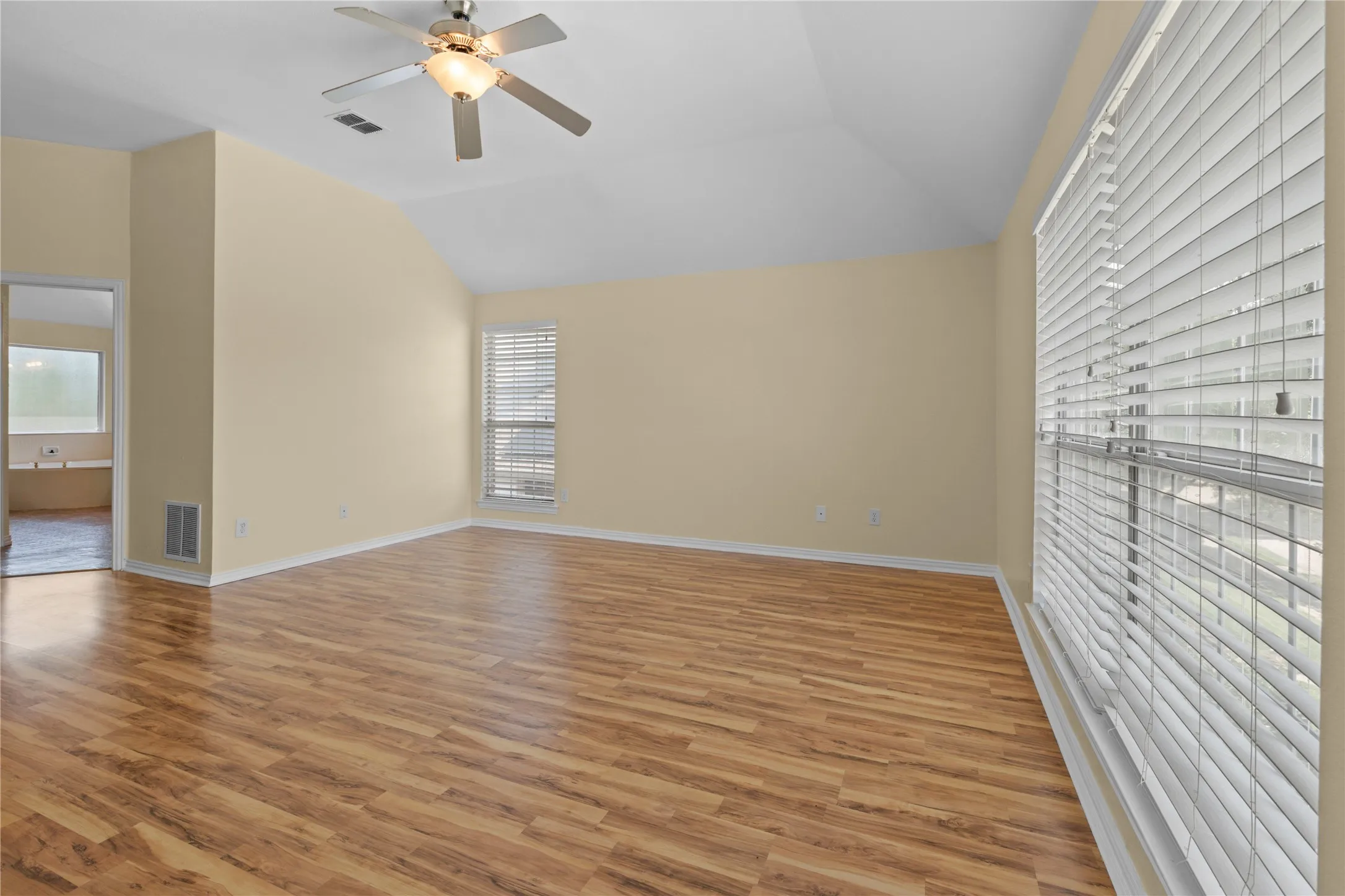 Single Family Residence For Rent in Denton County , 3607 Flagstone Drive, Carrollton, Texas 75007, 4 Bedroom, 4 Bathroom, 2 Garage spaces, 3,764 Sqft, built in 1993, mls#21365451, Real Estate Agent in Carrollton, Homes For Rent in Denton county, Homes For Rent in Carrollton, Realtor in Carrollton Texas, Real Estate Brokerage Independent Realty Texas, Luminita Cordes Realtor