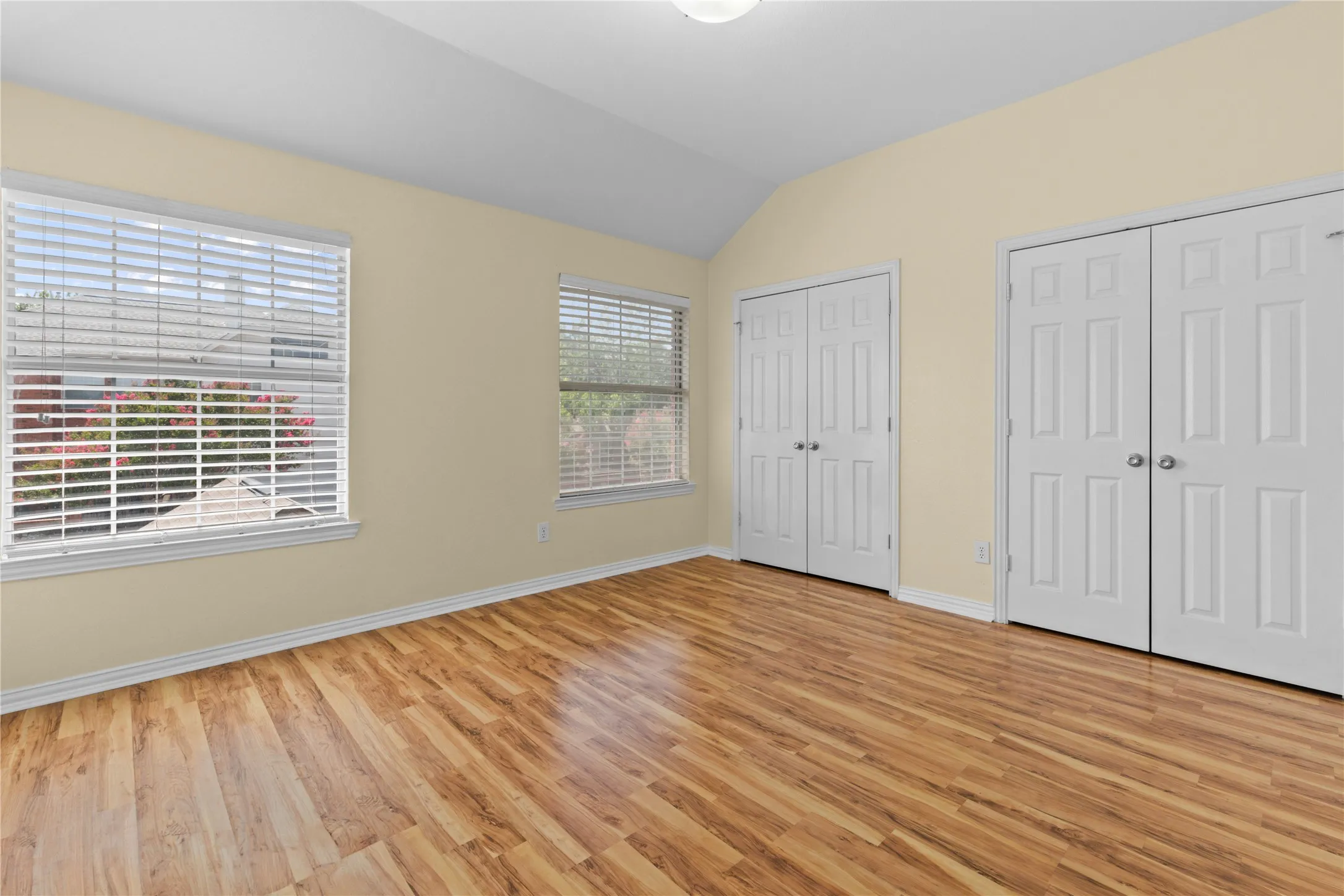 Single Family Residence For Rent in Denton County , 3607 Flagstone Drive, Carrollton, Texas 75007, 4 Bedroom, 4 Bathroom, 2 Garage spaces, 3,764 Sqft, built in 1993, mls#21365451, Real Estate Agent in Carrollton, Homes For Rent in Denton county, Homes For Rent in Carrollton, Realtor in Carrollton Texas, Real Estate Brokerage Independent Realty Texas, Luminita Cordes Realtor