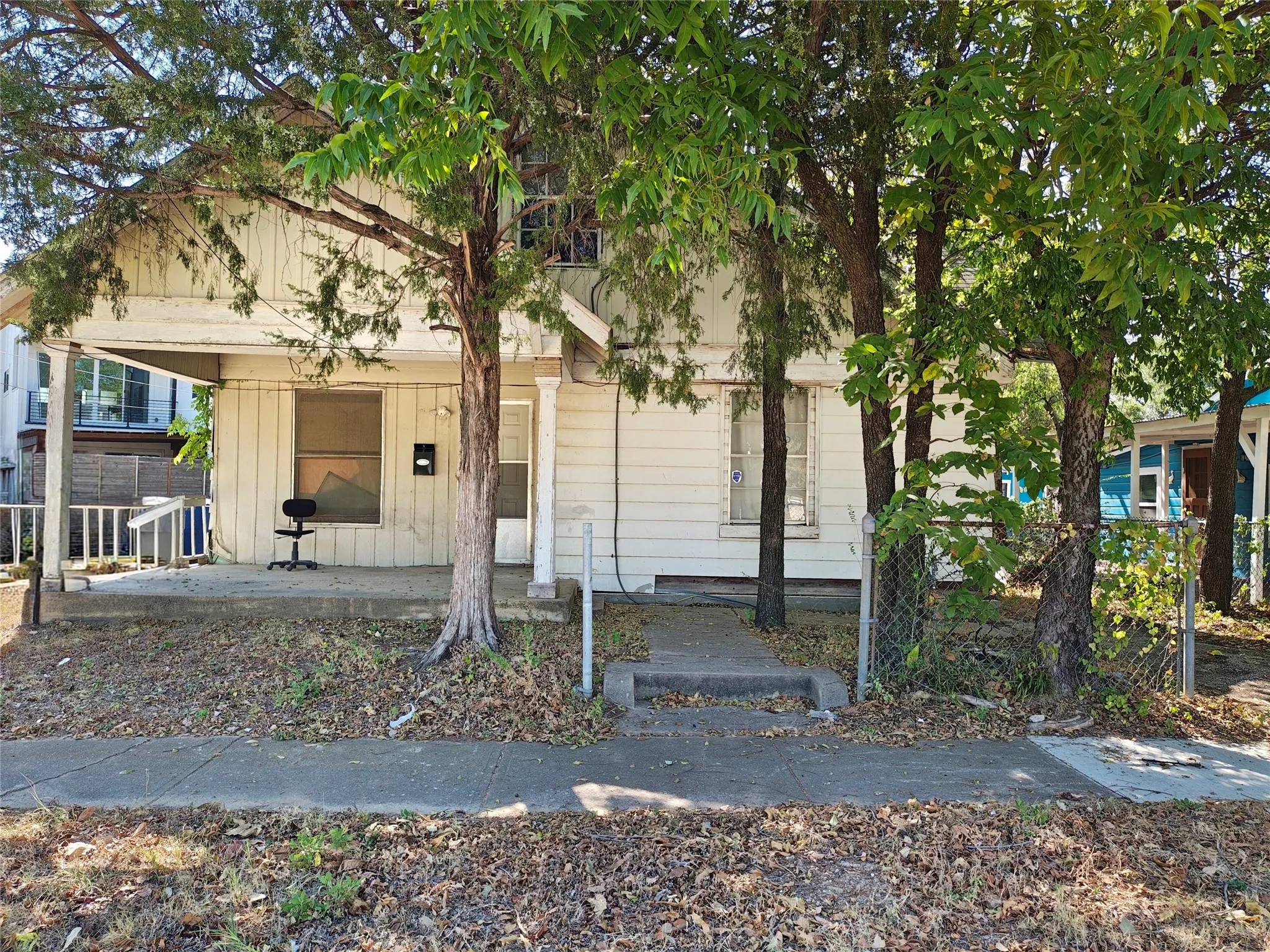 Single Family Residence For Sale in Dallas County , 3338 Coronet Boulevard, Dallas, Texas 75212, 3 Bedroom, 1 Bathroom, Garage spaces, 1,116 Sqft, built in 1950, mls#21364185, Real Estate Agent in Dallas, Homes For Sale in Dallas county, Homes For Sale in Dallas, Realtor in Dallas Texas, Real Estate Brokerage Independent Realty Texas, Luminita Cordes Realtor